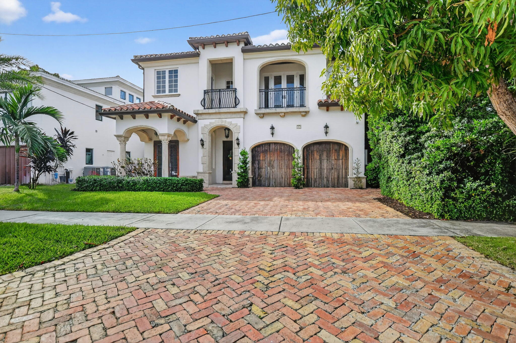 33 SE Olive Way