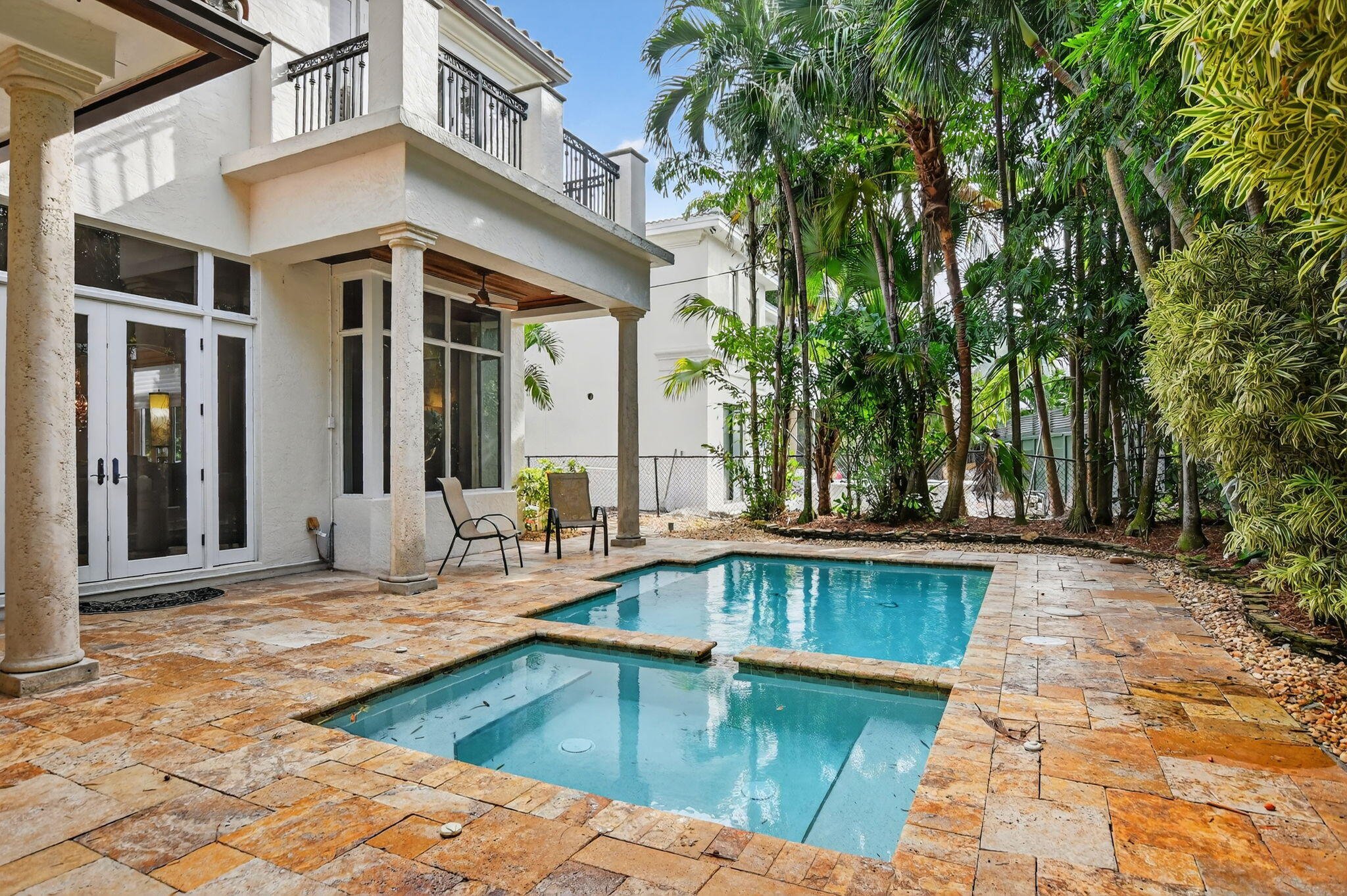 33 SE Olive Way