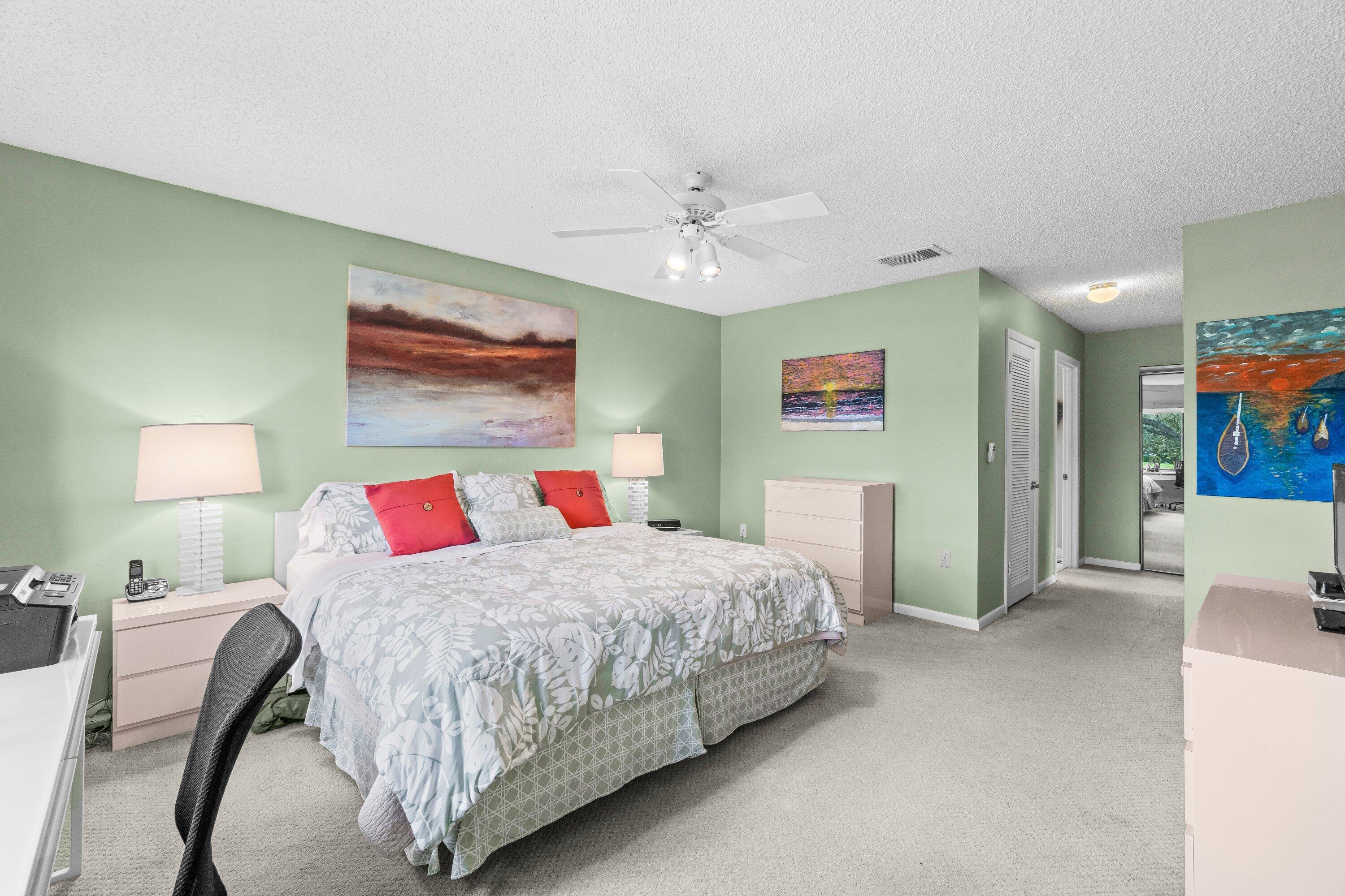 3 Stratford Drive E B