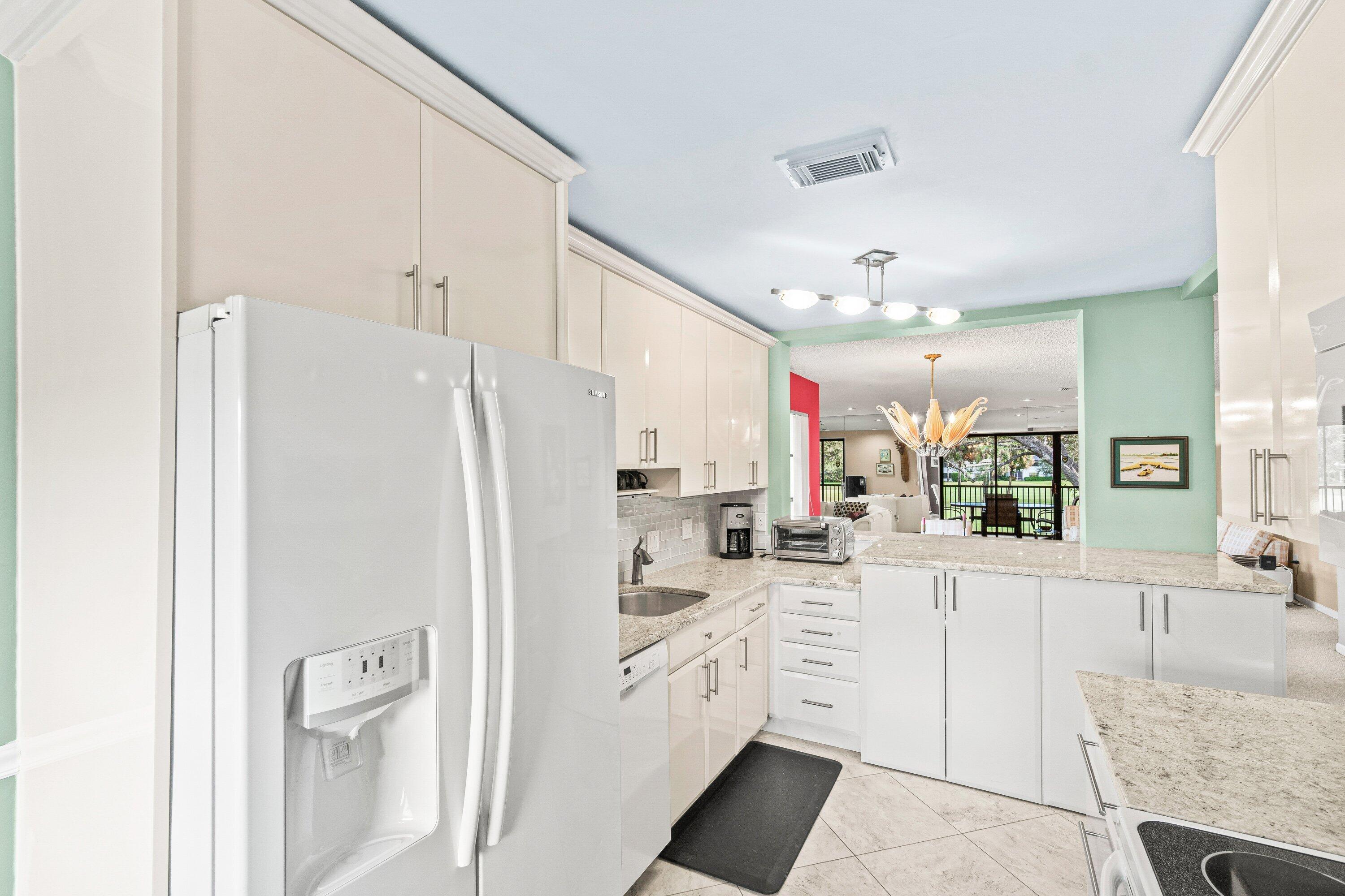 3 Stratford Drive E B