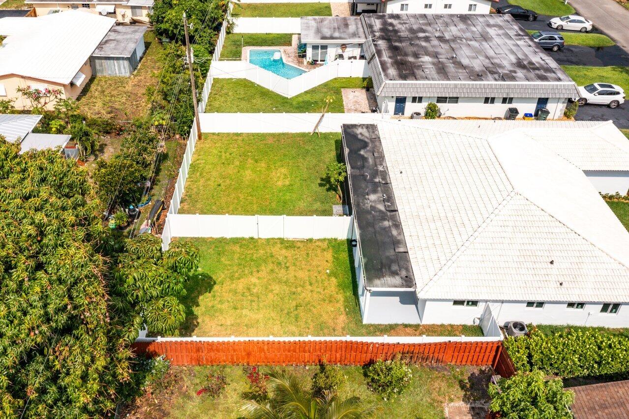 245 SW 6th Street