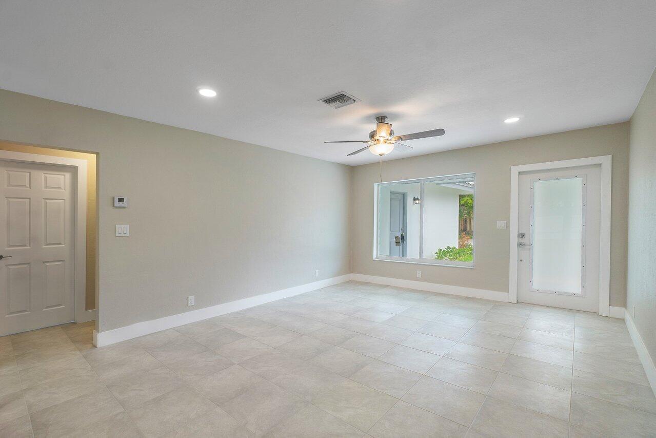 245 SW 6th Street