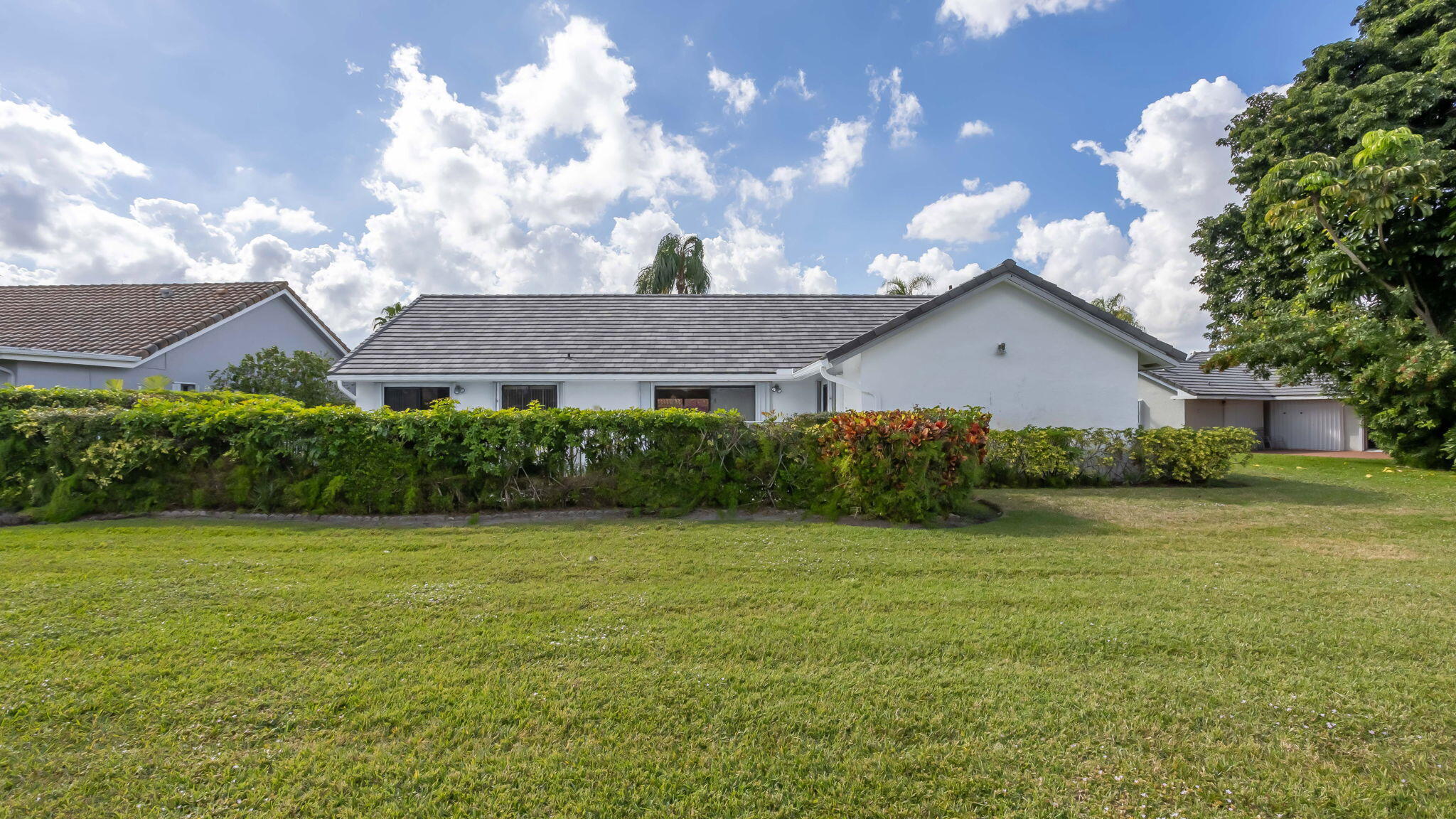9476 El Clair Ranch Road