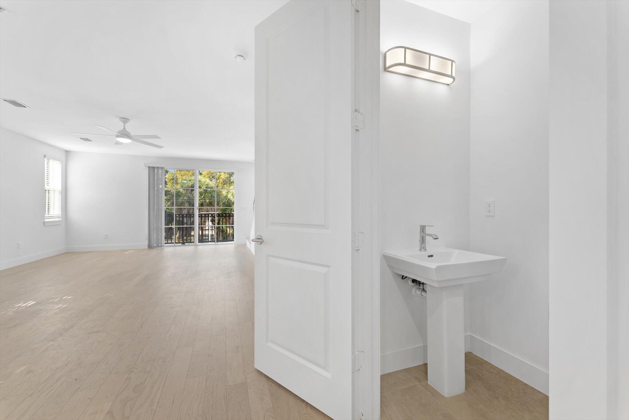 47 NW 4th Avenue