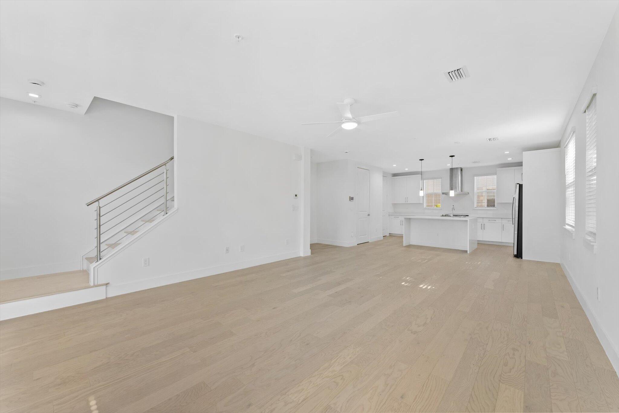 47 NW 4th Avenue