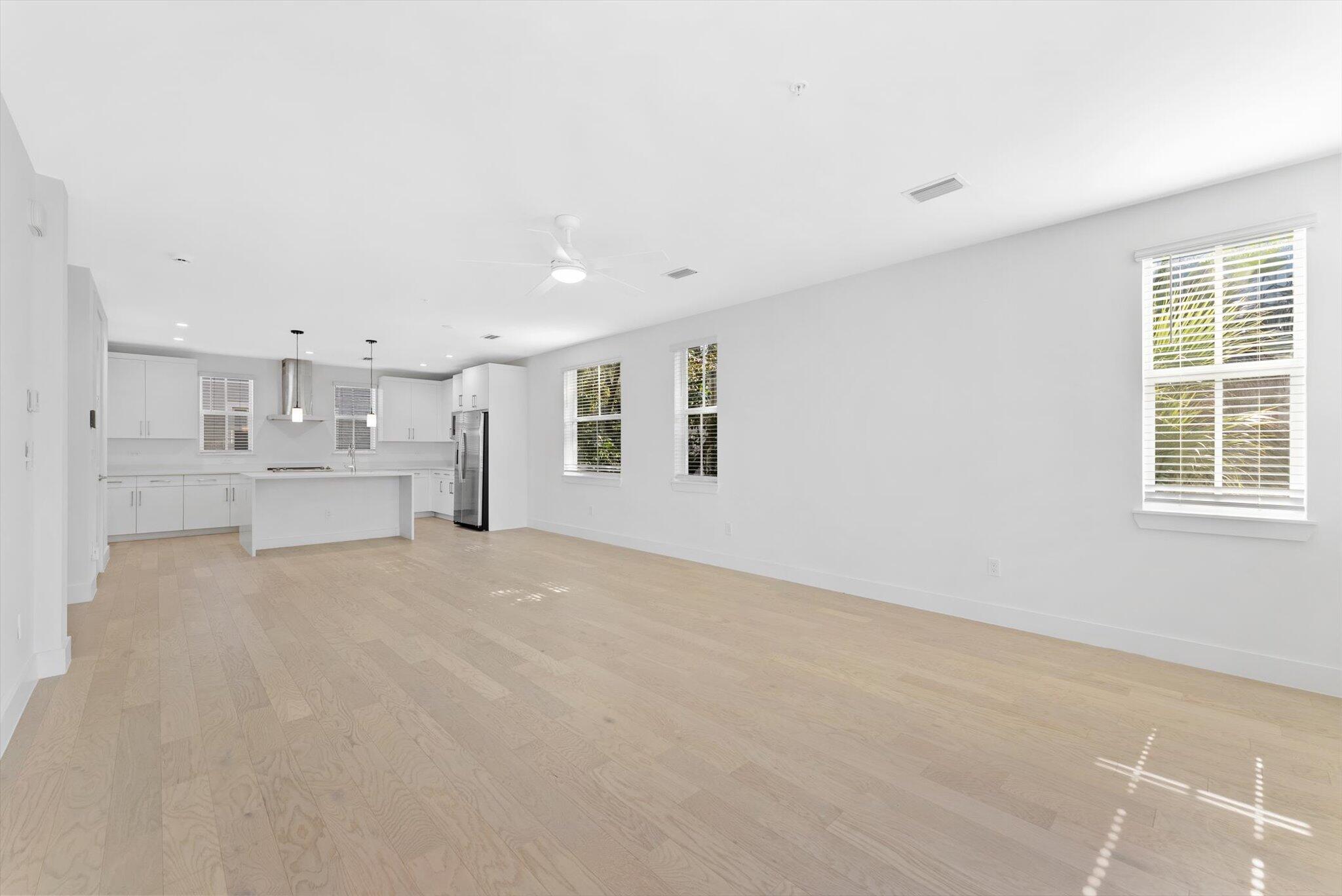 47 NW 4th Avenue