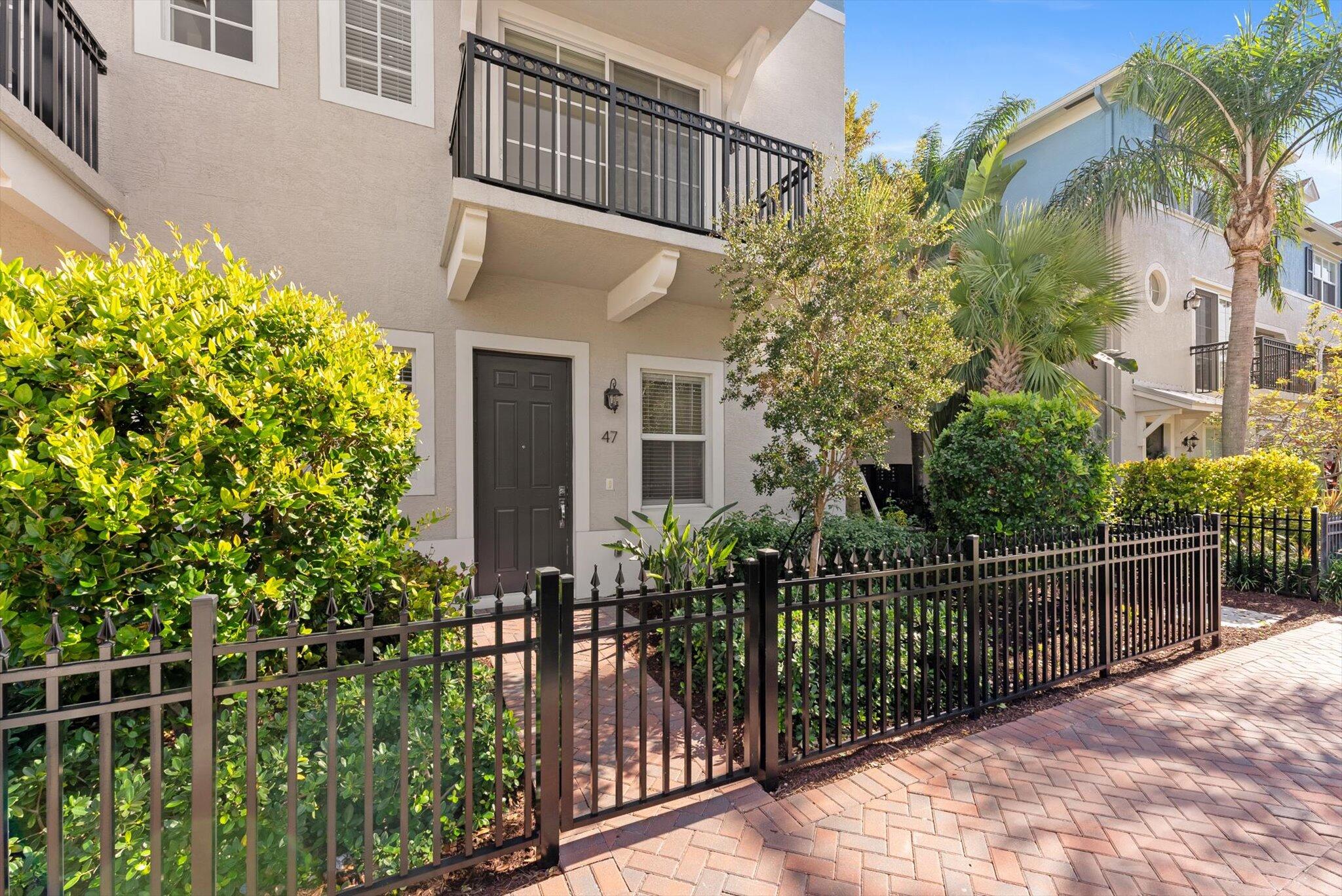 47 NW 4th Avenue