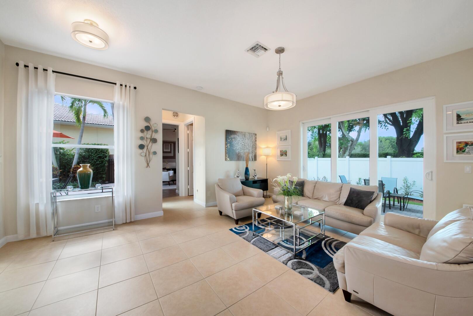 6874 Houlton Circle