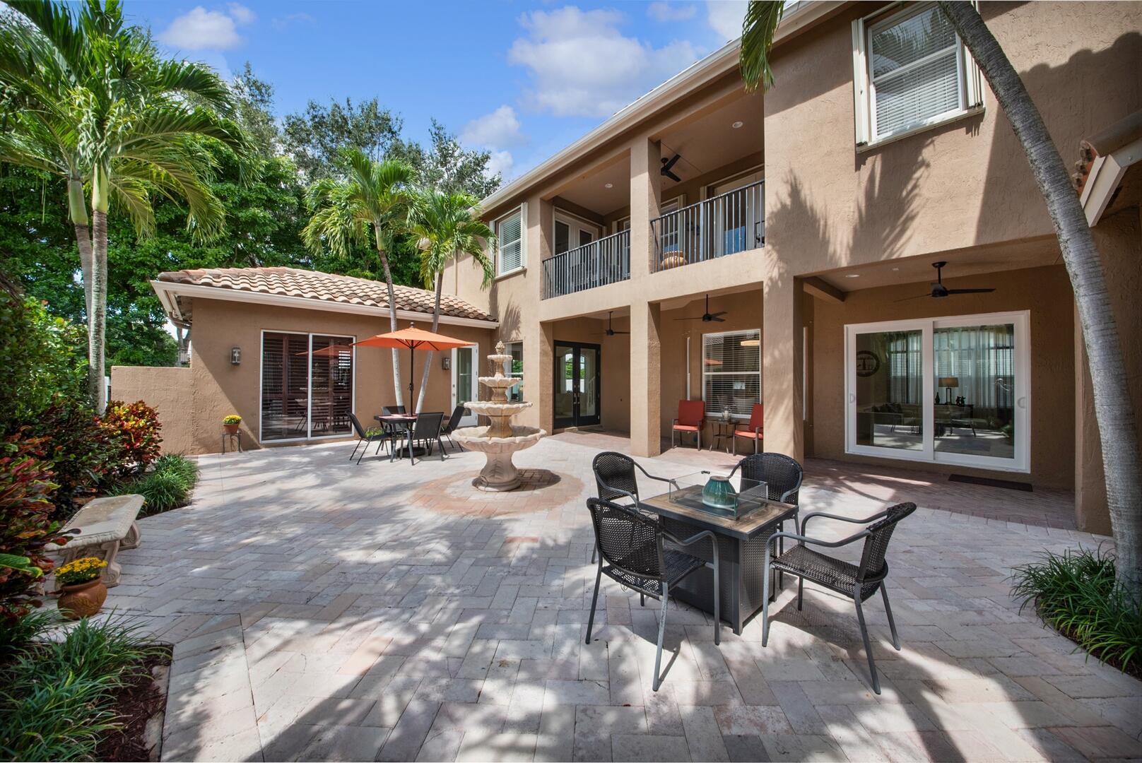 6874 Houlton Circle