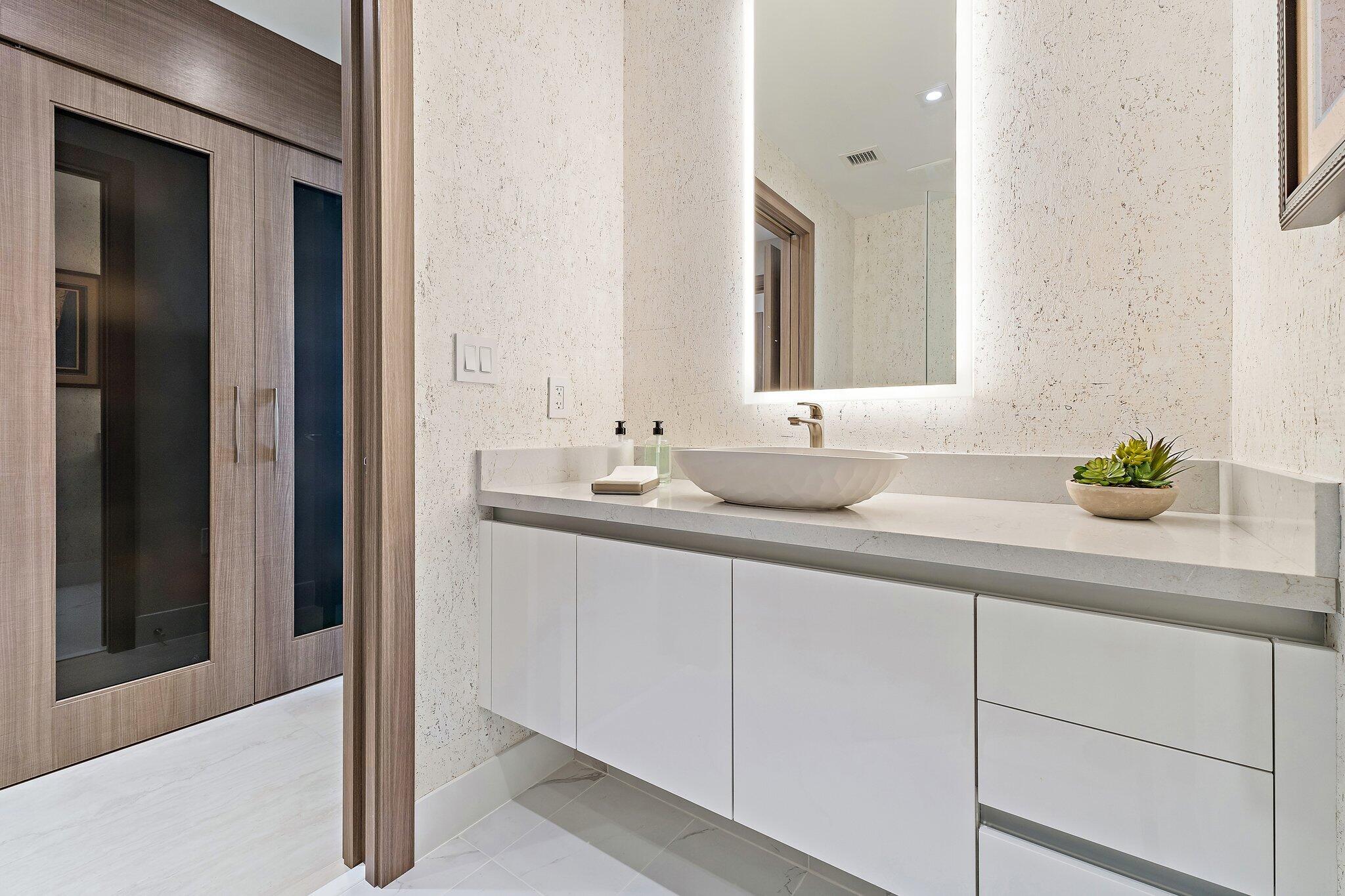 3100 N Ocean Drive P-1003