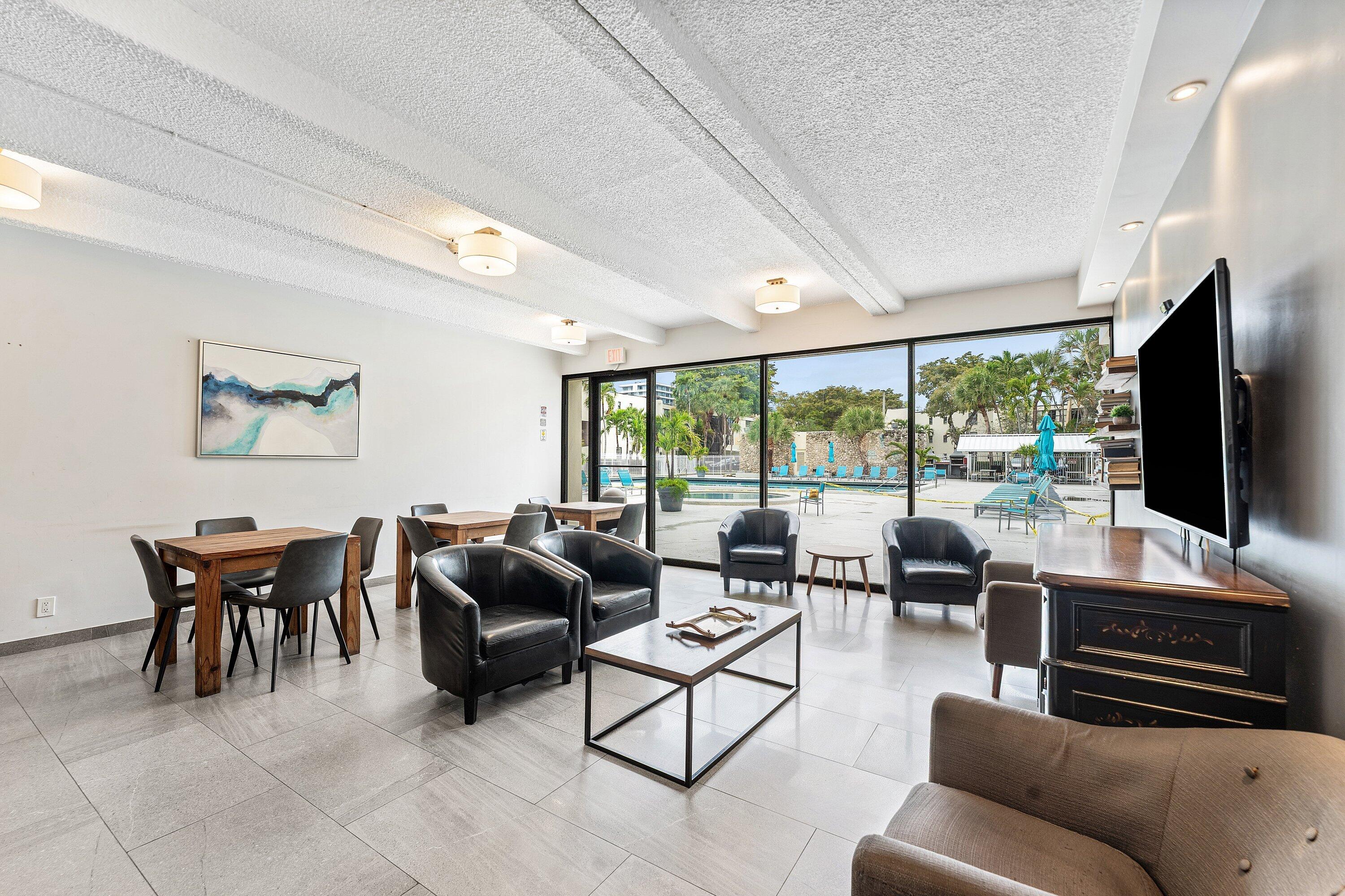 20200 W Country Club Drive Ph-20