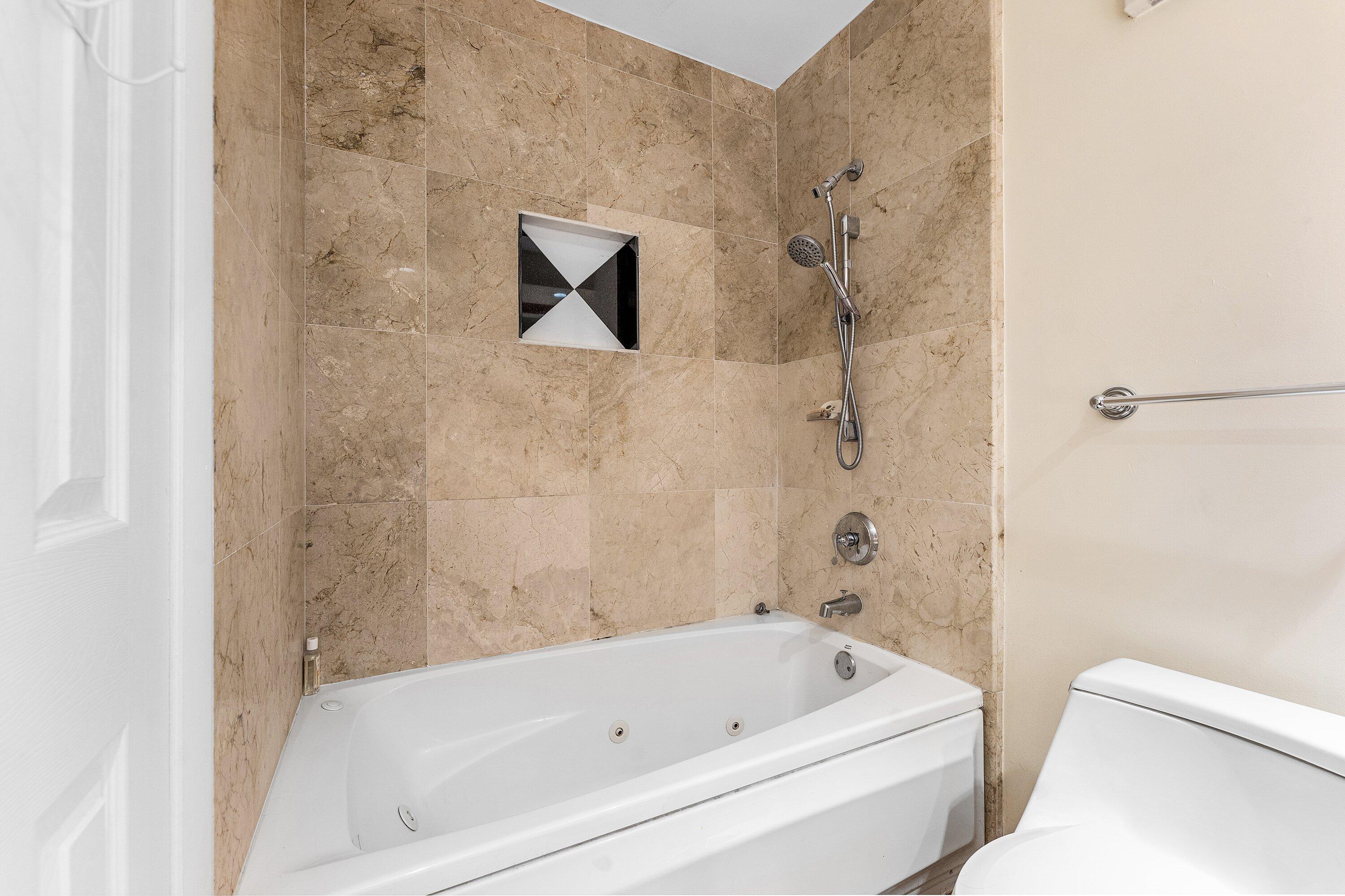 20200 W Country Club Drive Ph-20