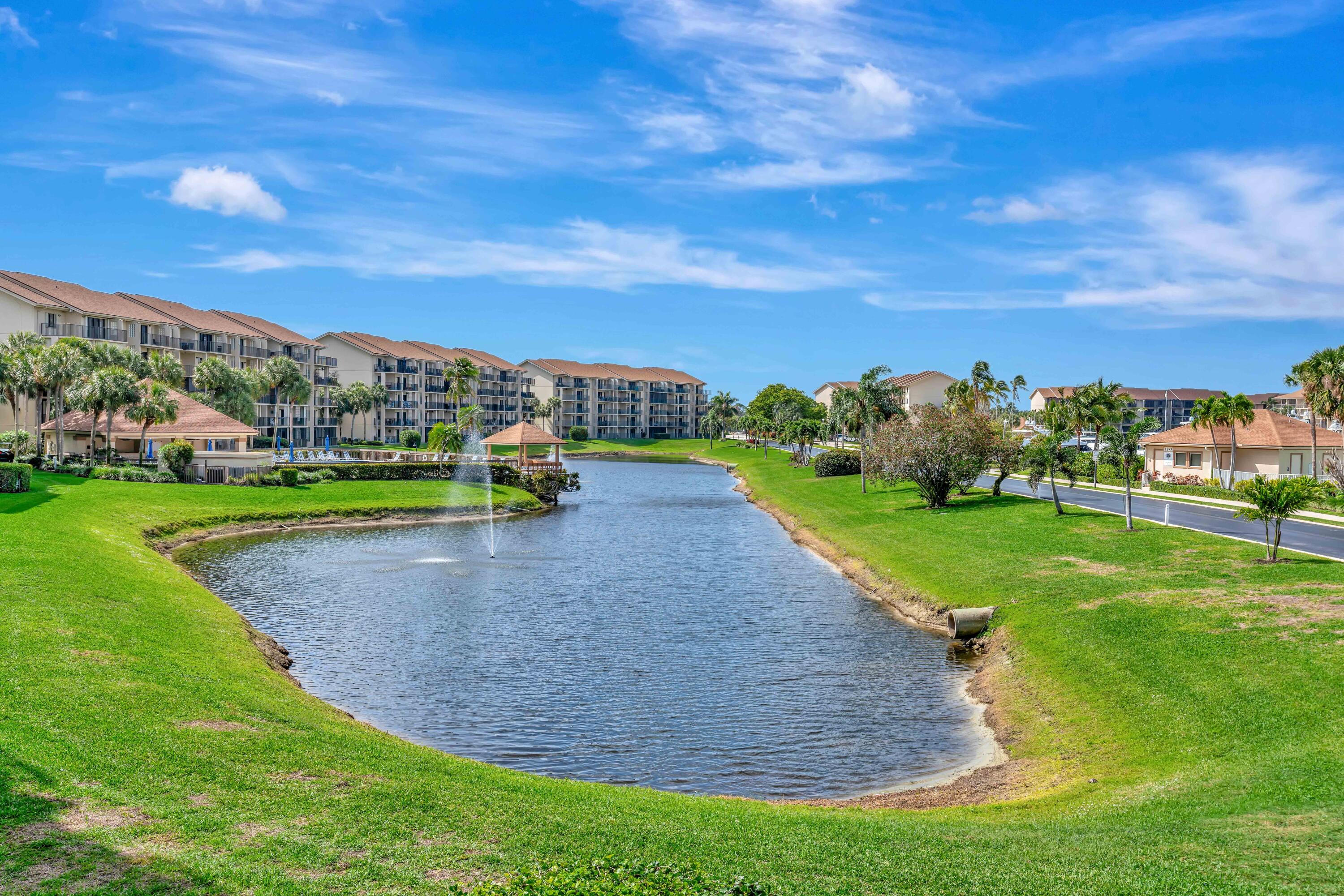 501 Seafarer Circle 204