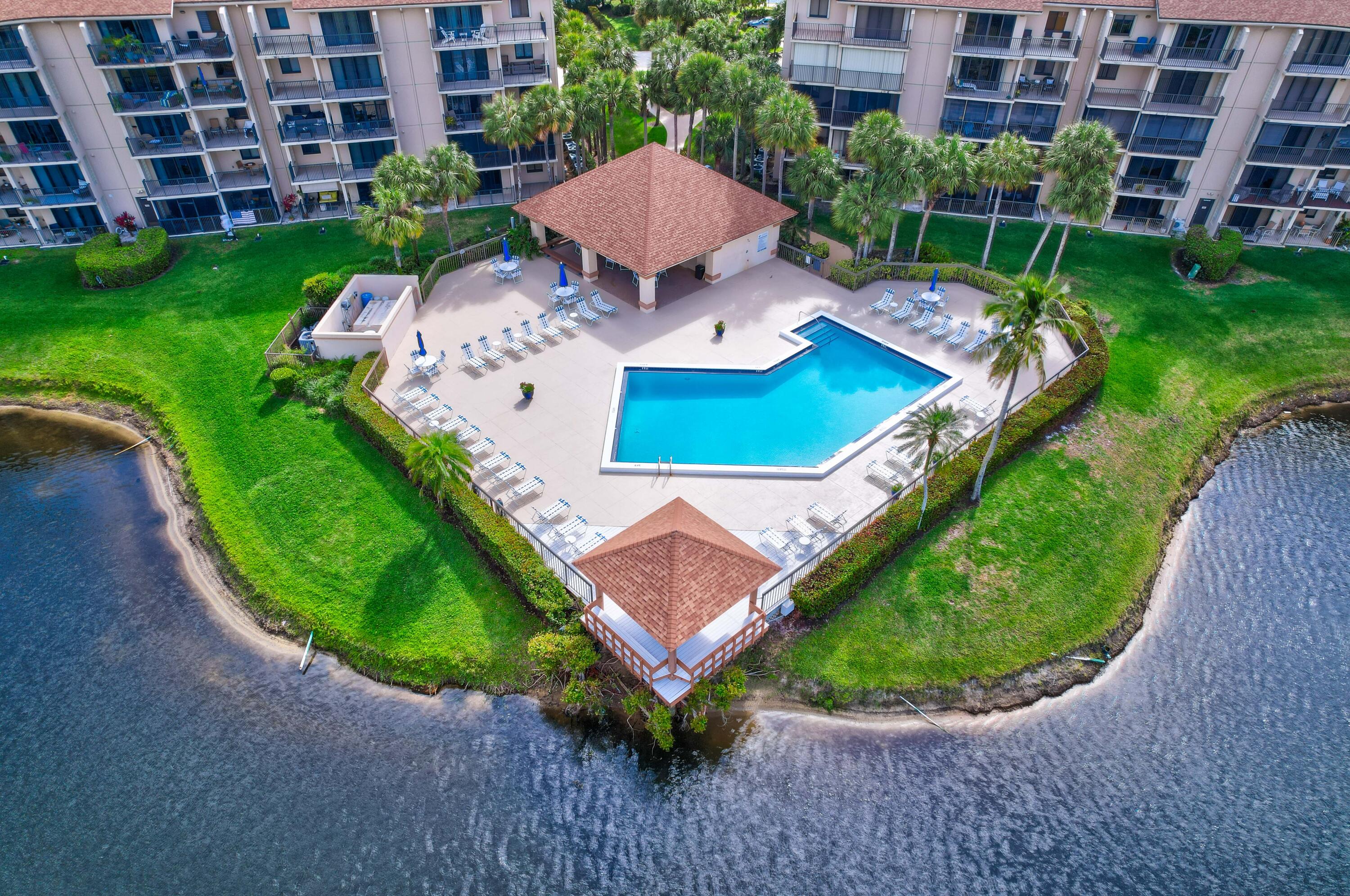 501 Seafarer Circle 204