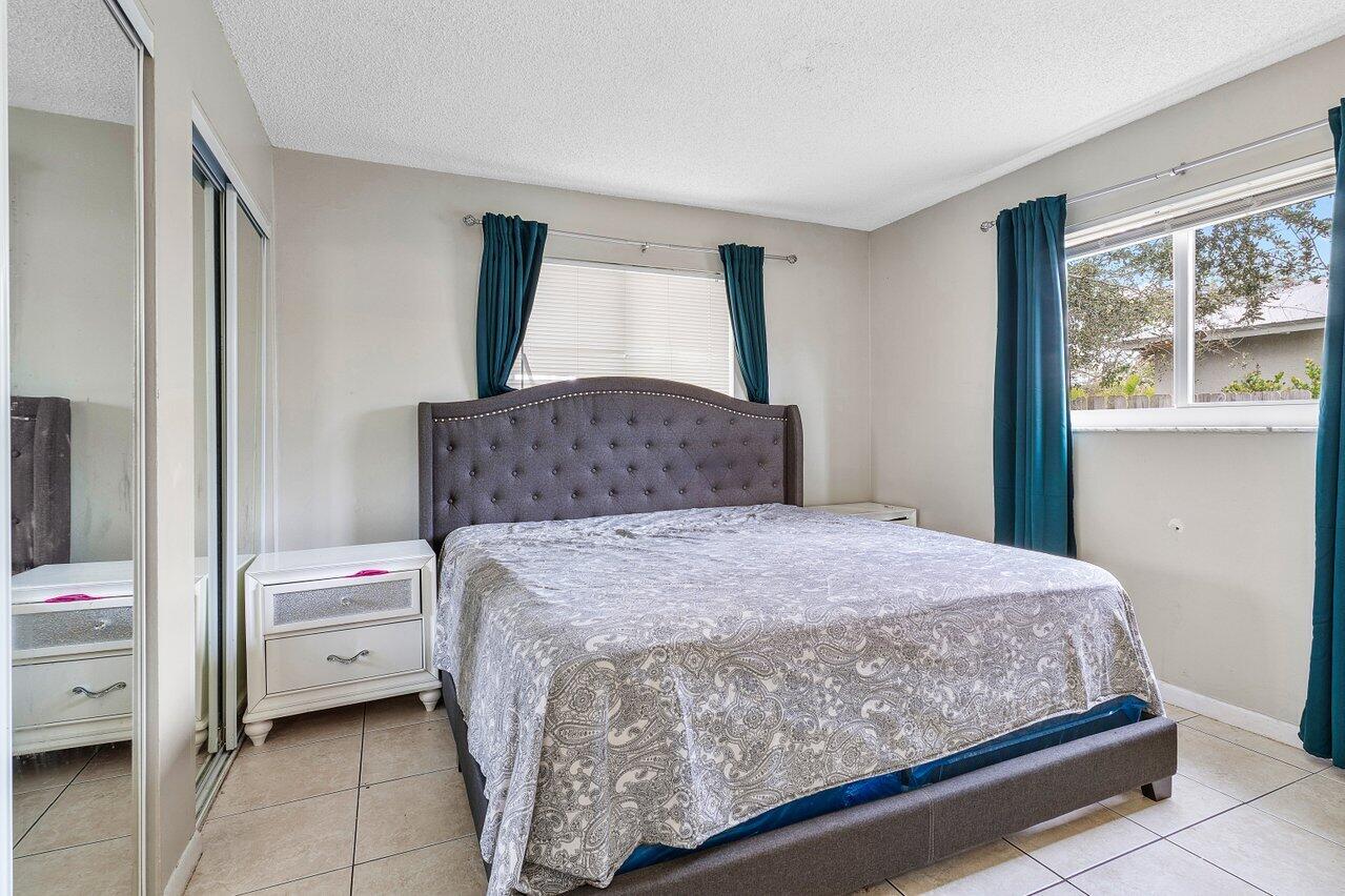1040 Miami Boulevard 1,2,3