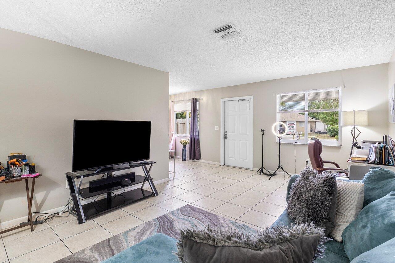 1040 Miami Boulevard 1,2,3