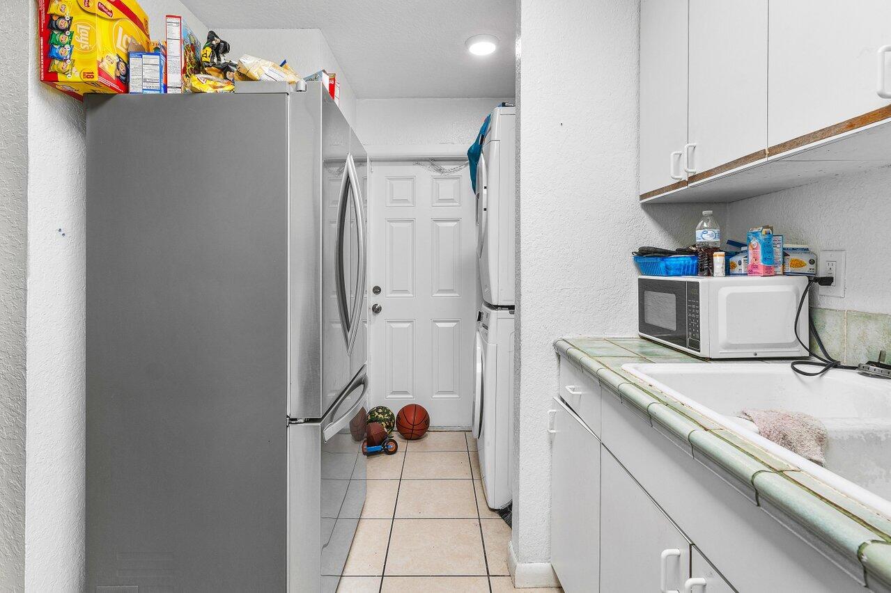 1040 Miami Boulevard 1,2,3