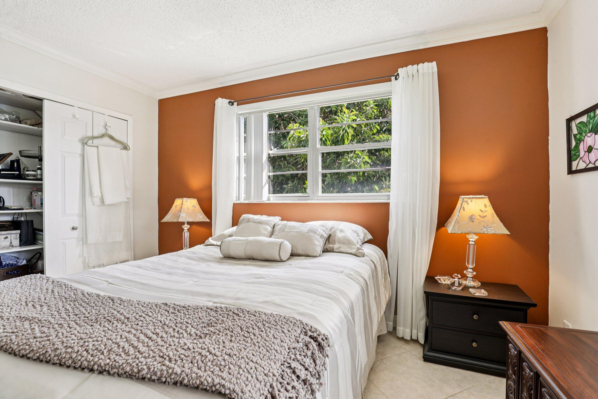 104 Oakridge H