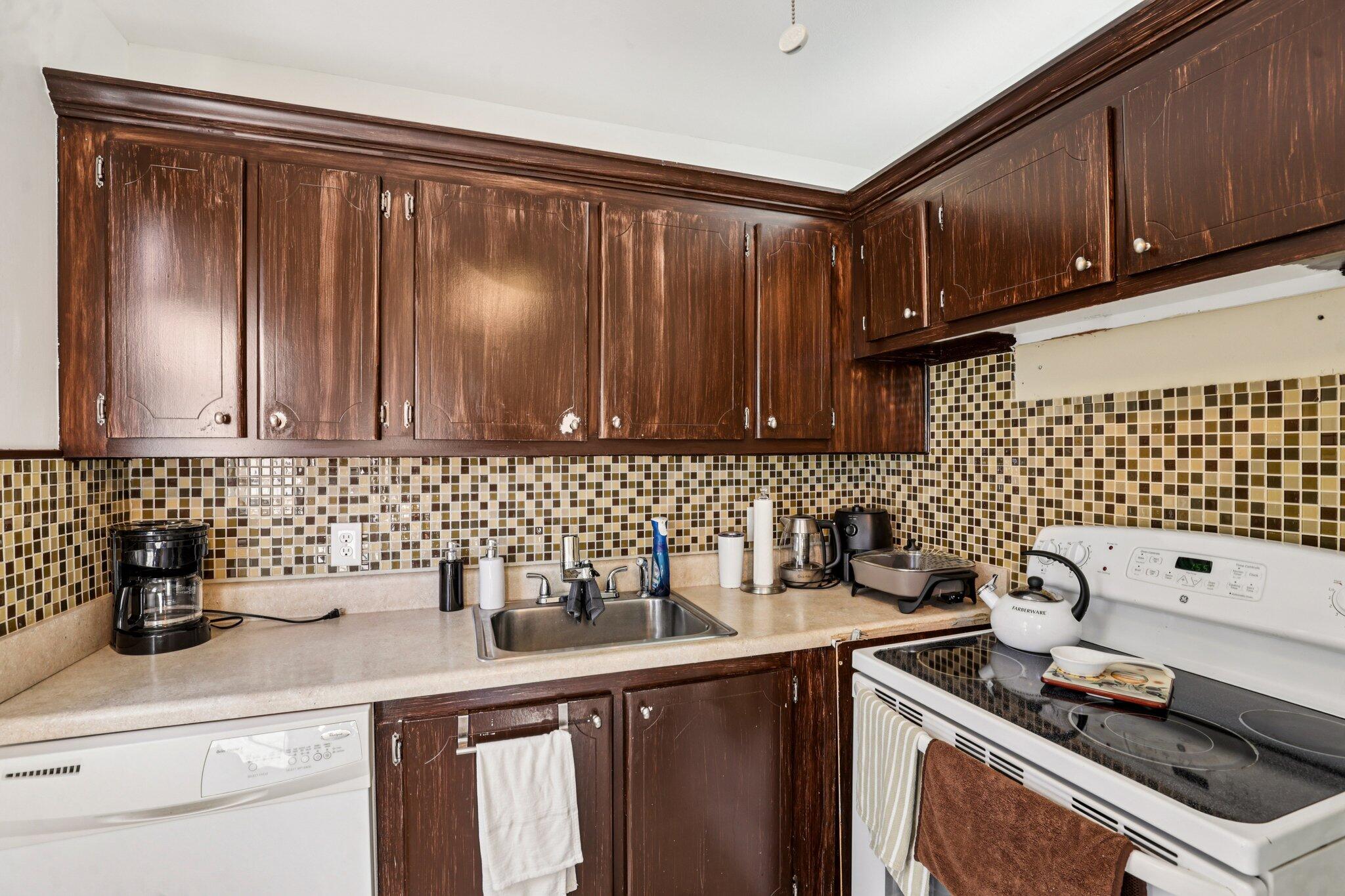 104 Oakridge H
