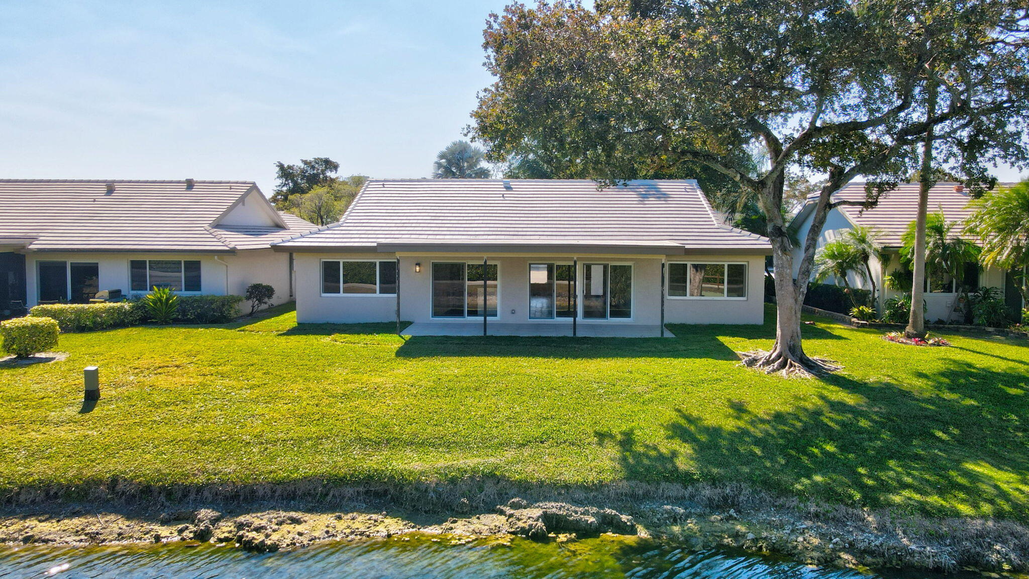 6389 Casabella Lane