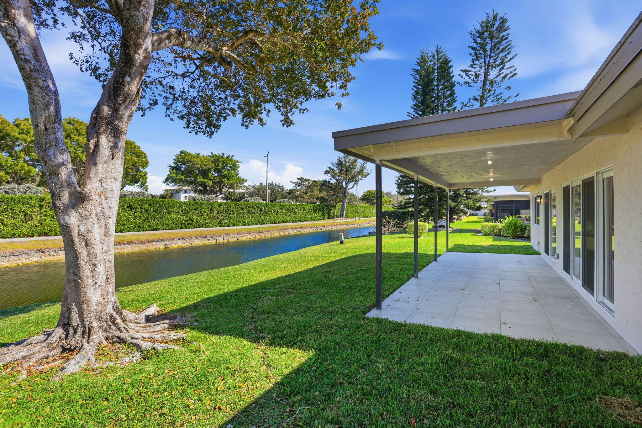 6389 Casabella Lane