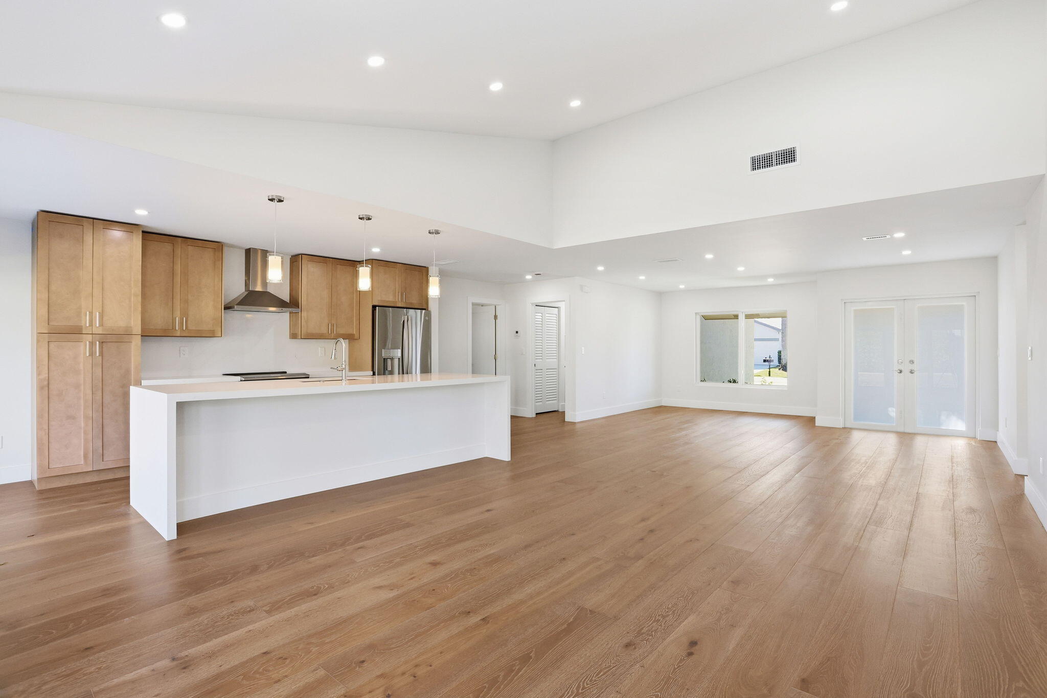 6389 Casabella Lane