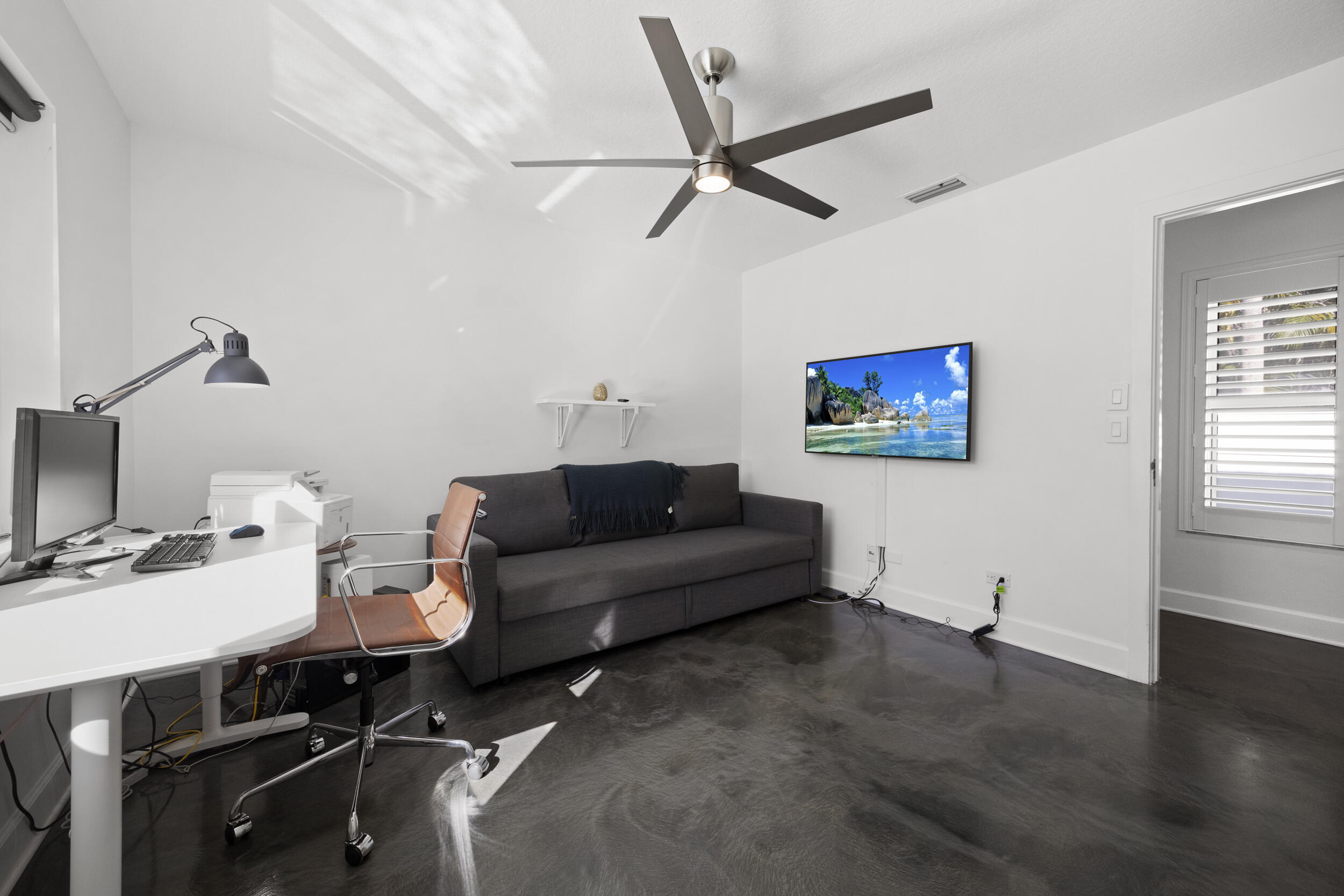 930 NW 4th Court