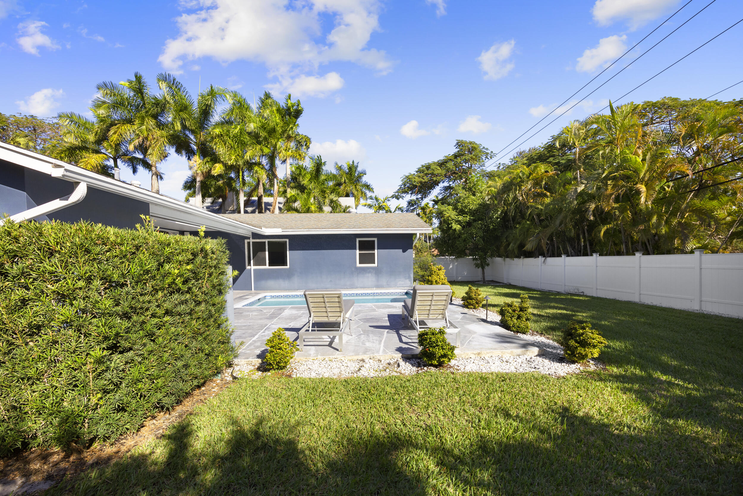 930 NW 4th Court