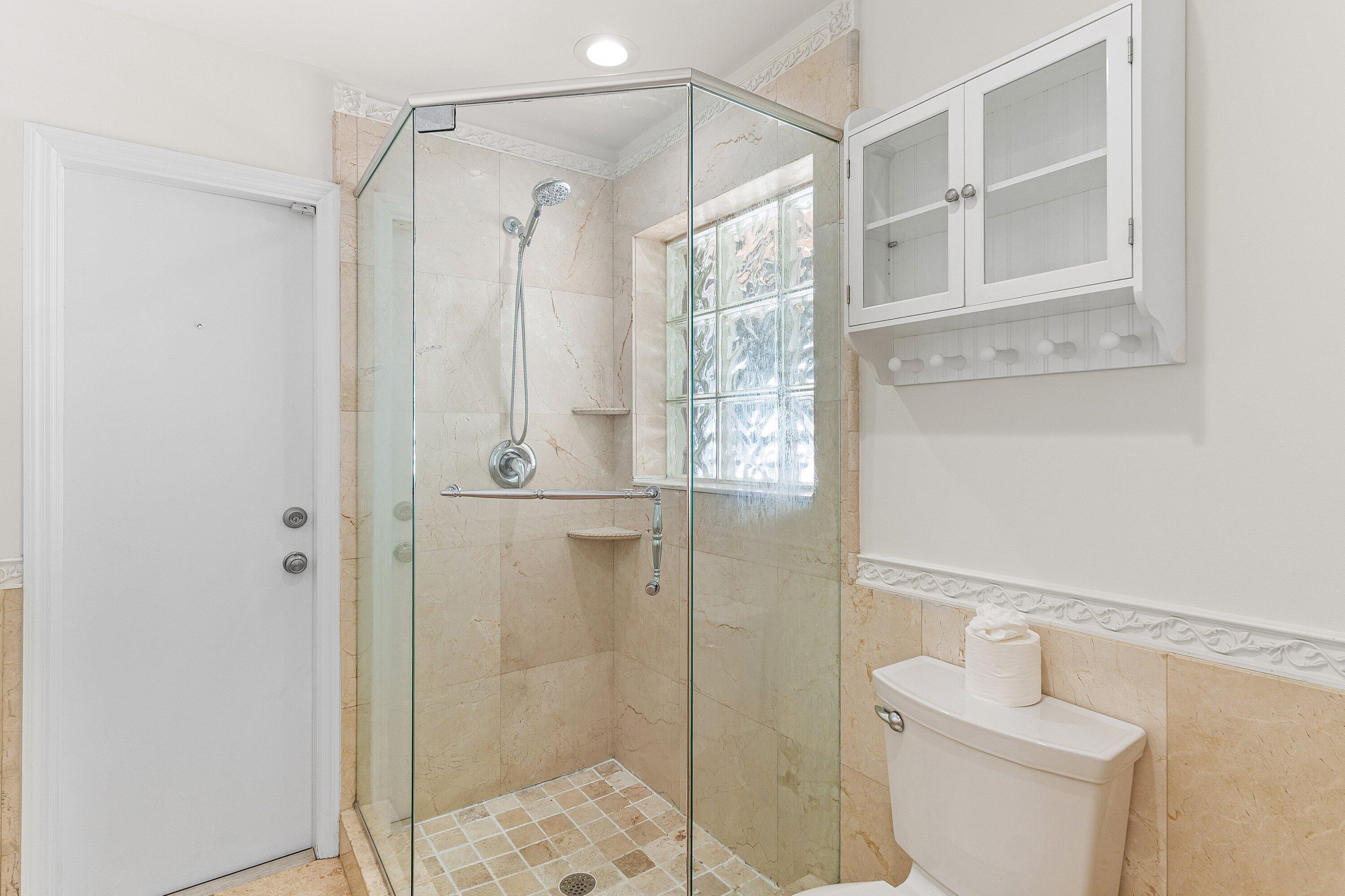 451 NE 25th Terrace
