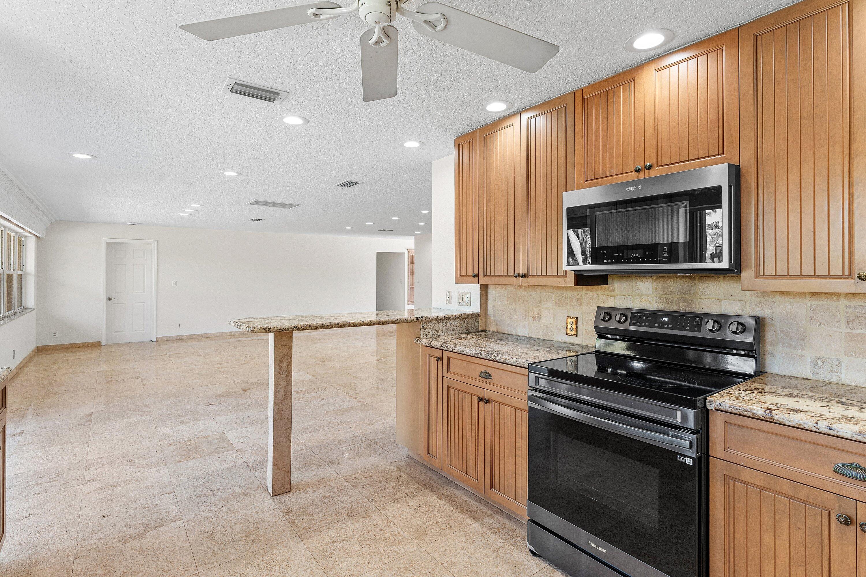 451 NE 25th Terrace