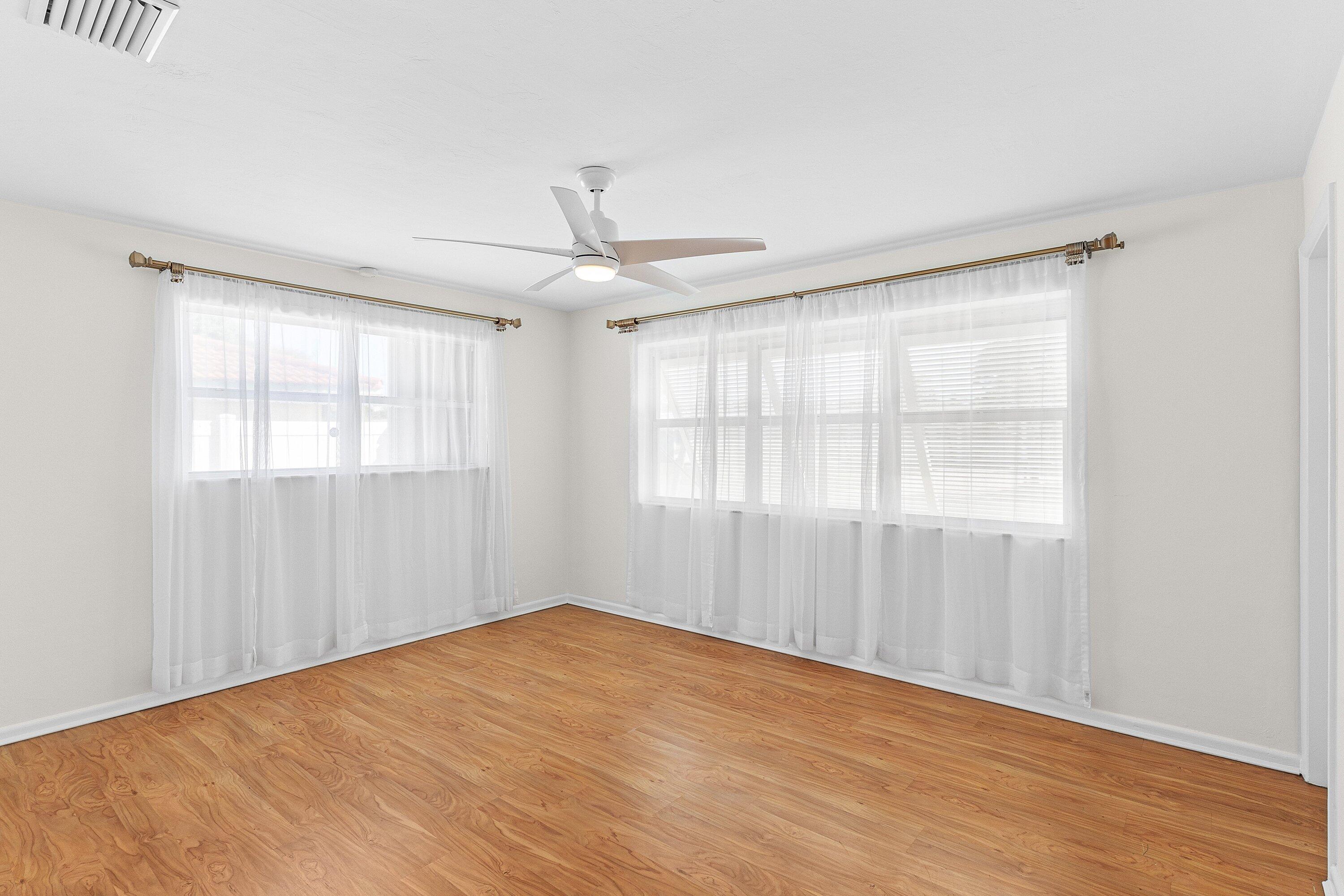 451 NE 25th Terrace