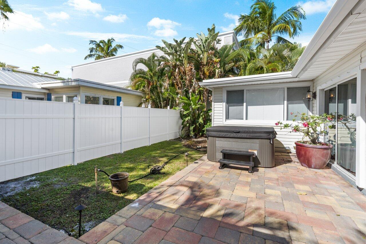 126 NE 4th Avenue