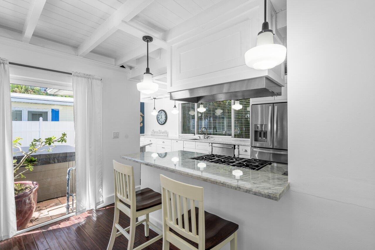 126 NE 4th Avenue