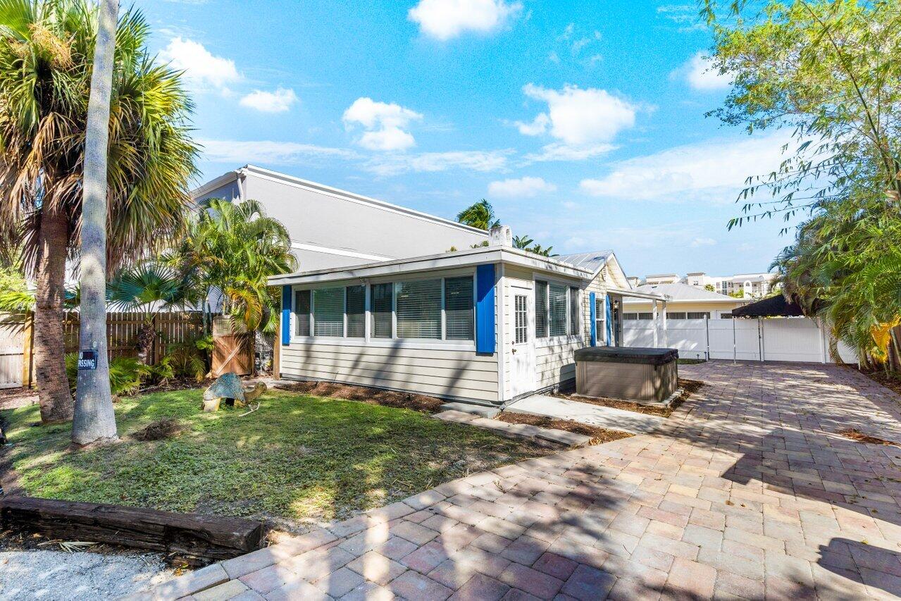 126 NE 4th Avenue