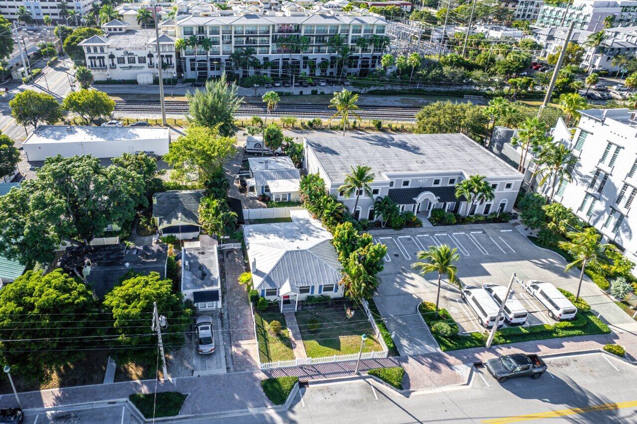 126 NE 4th Avenue