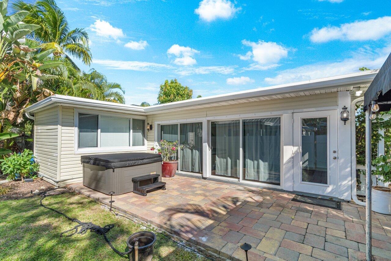 126 NE 4th Avenue