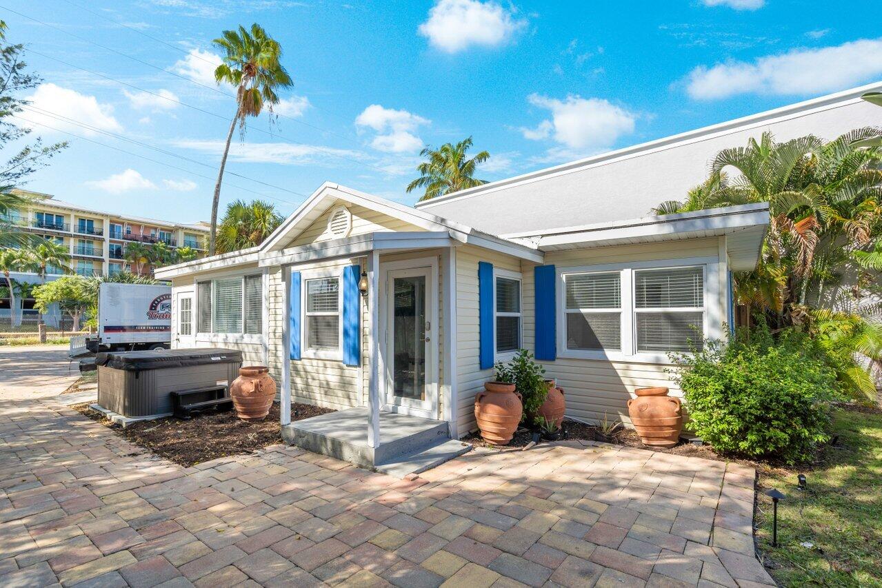 126 NE 4th Avenue