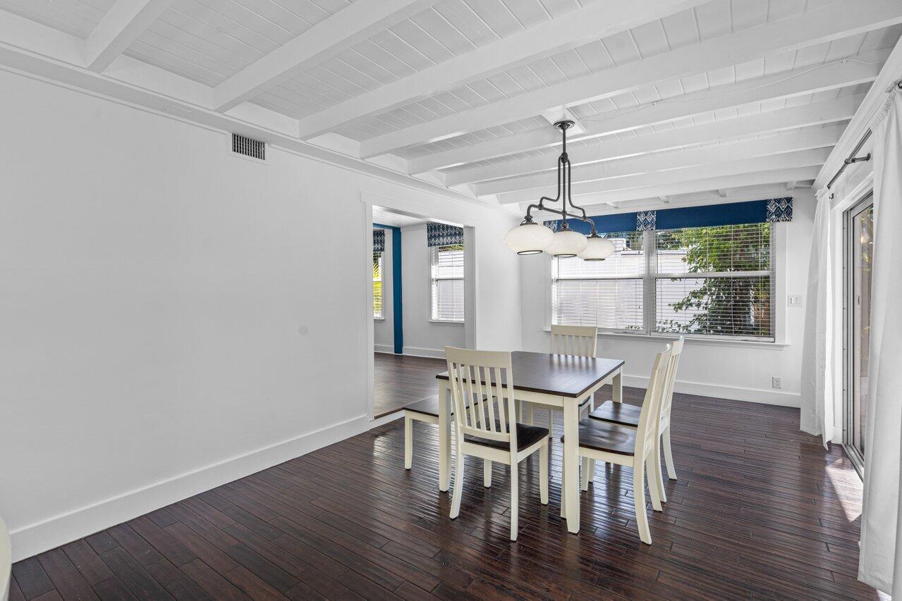 126 NE 4th Avenue