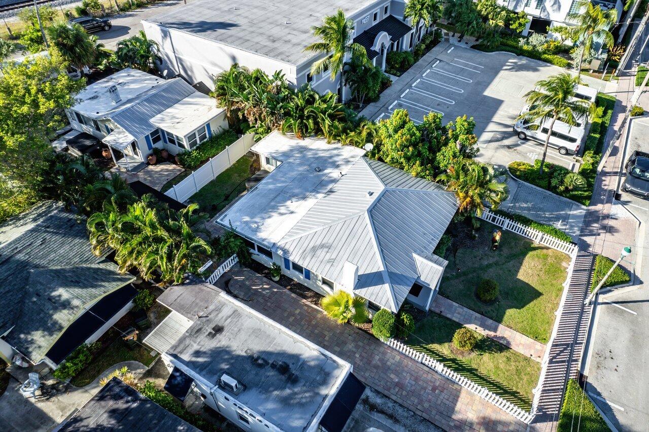 126 NE 4th Avenue