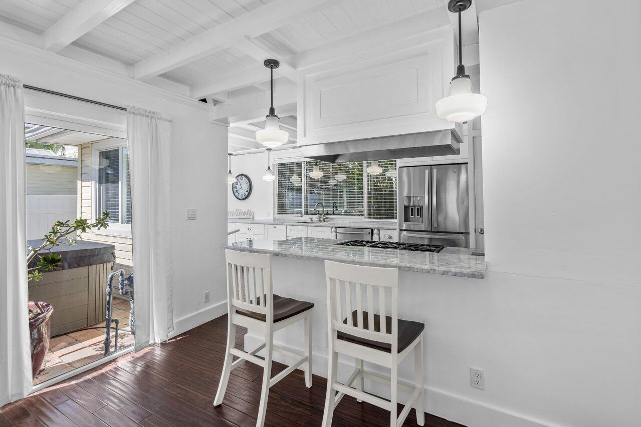 126 NE 4th Avenue