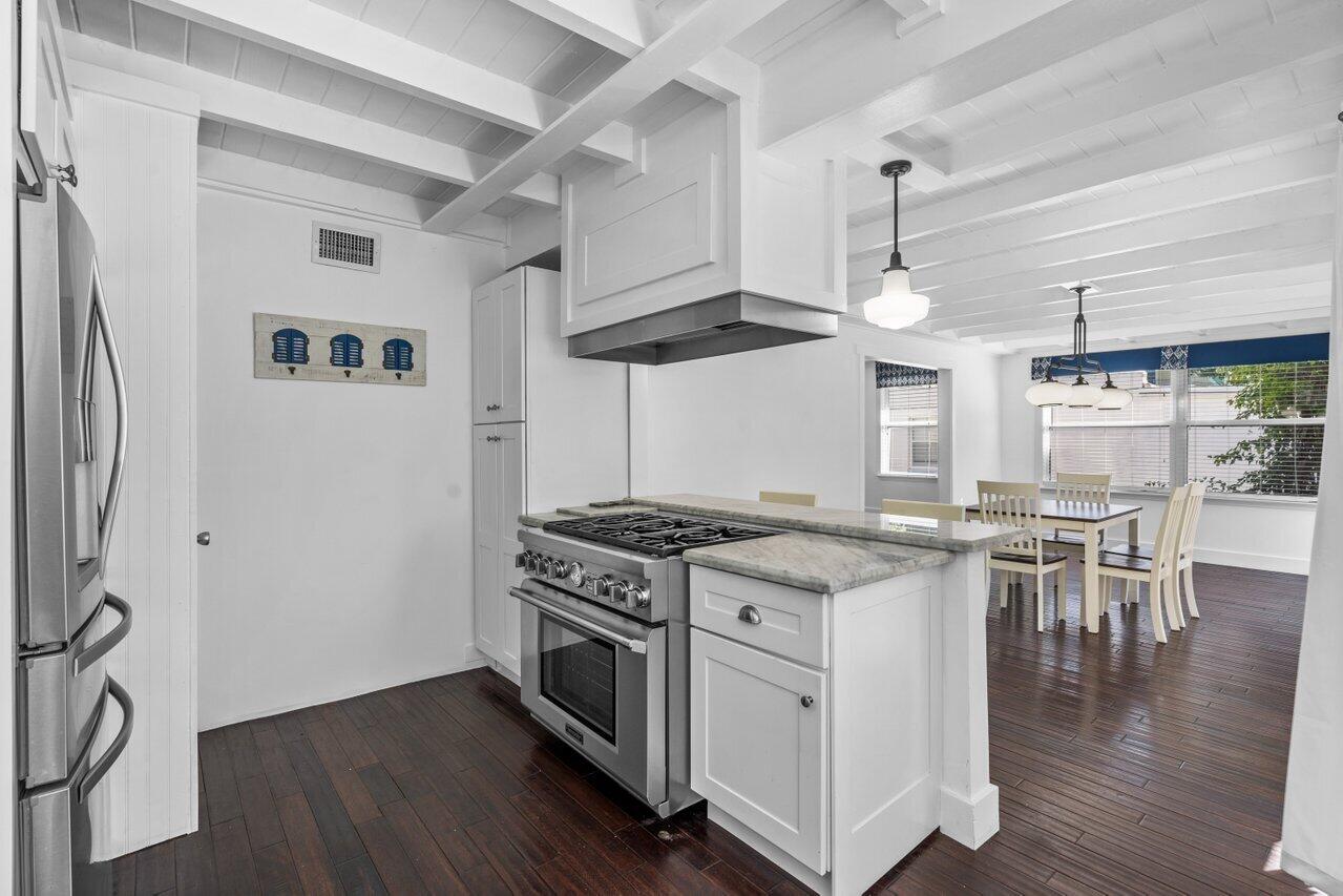 126 NE 4th Avenue