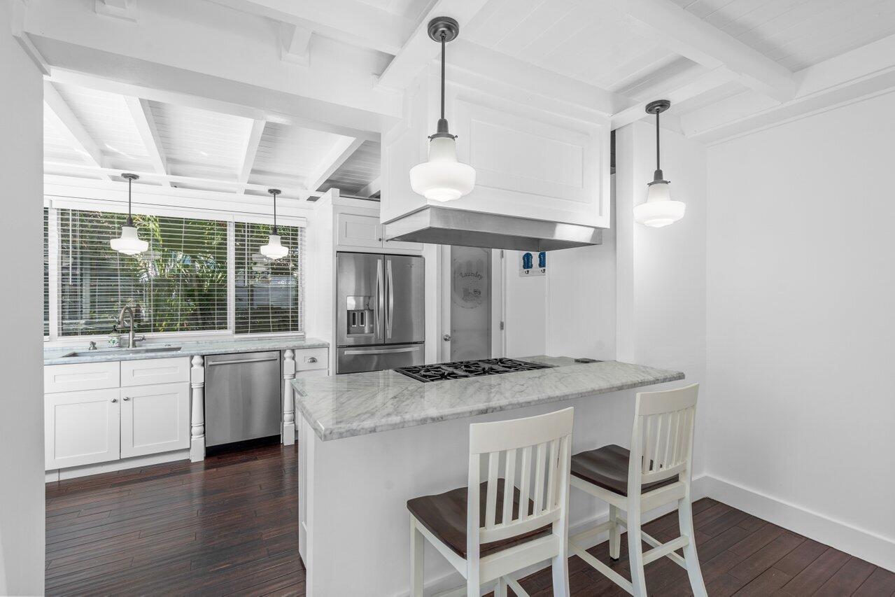 126 NE 4th Avenue