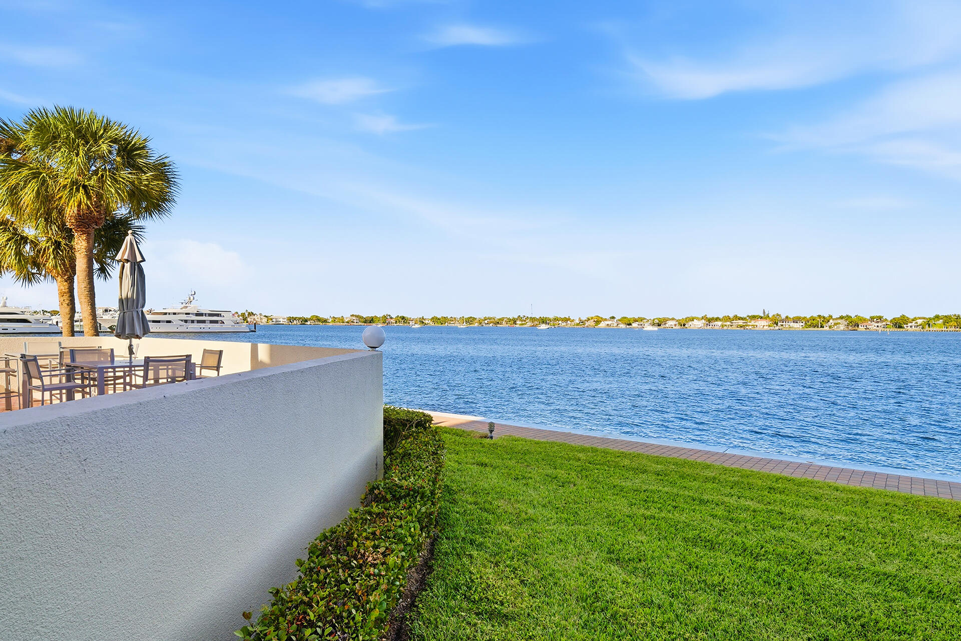 122 Lakeshore Drive 433