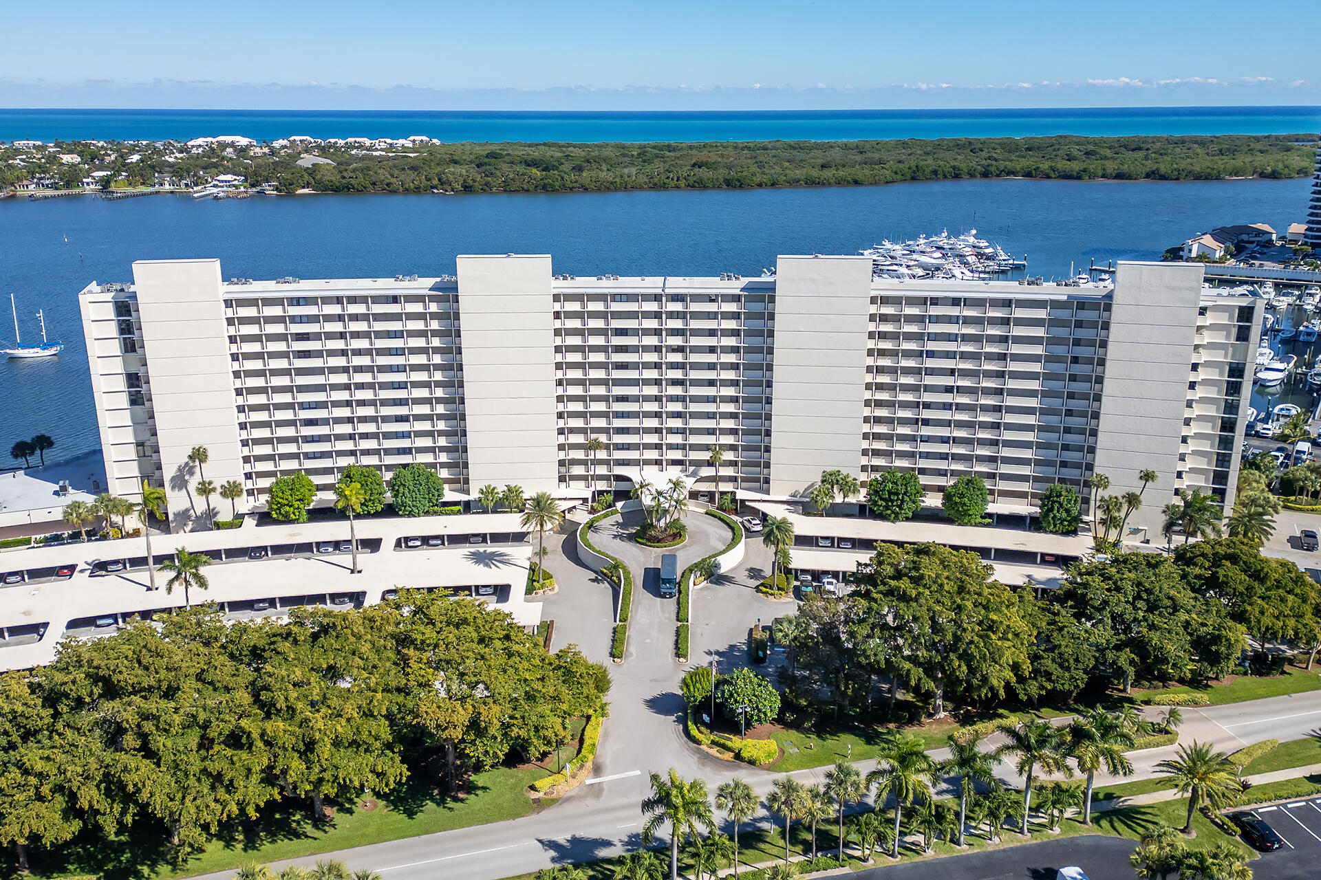 122 Lakeshore Drive 433