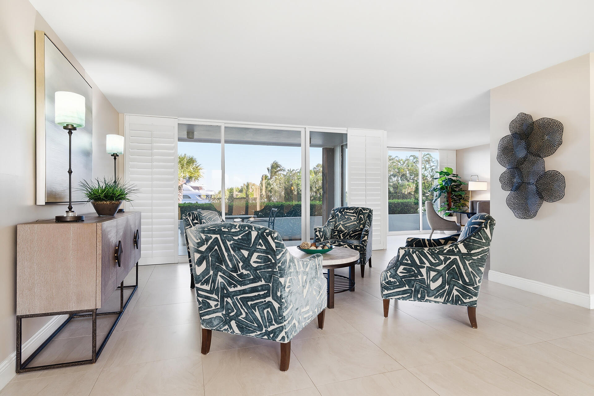 122 Lakeshore Drive 433