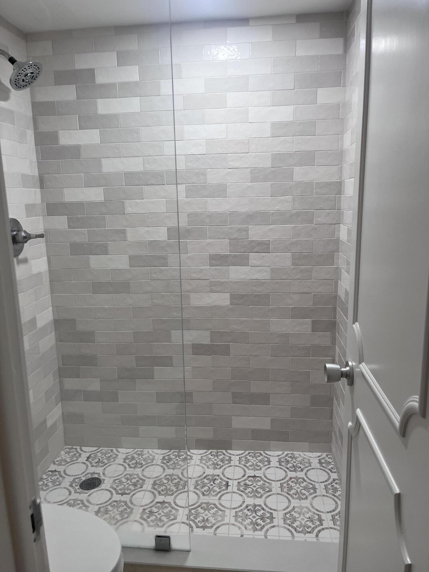 1069 Hillsboro Mile 801