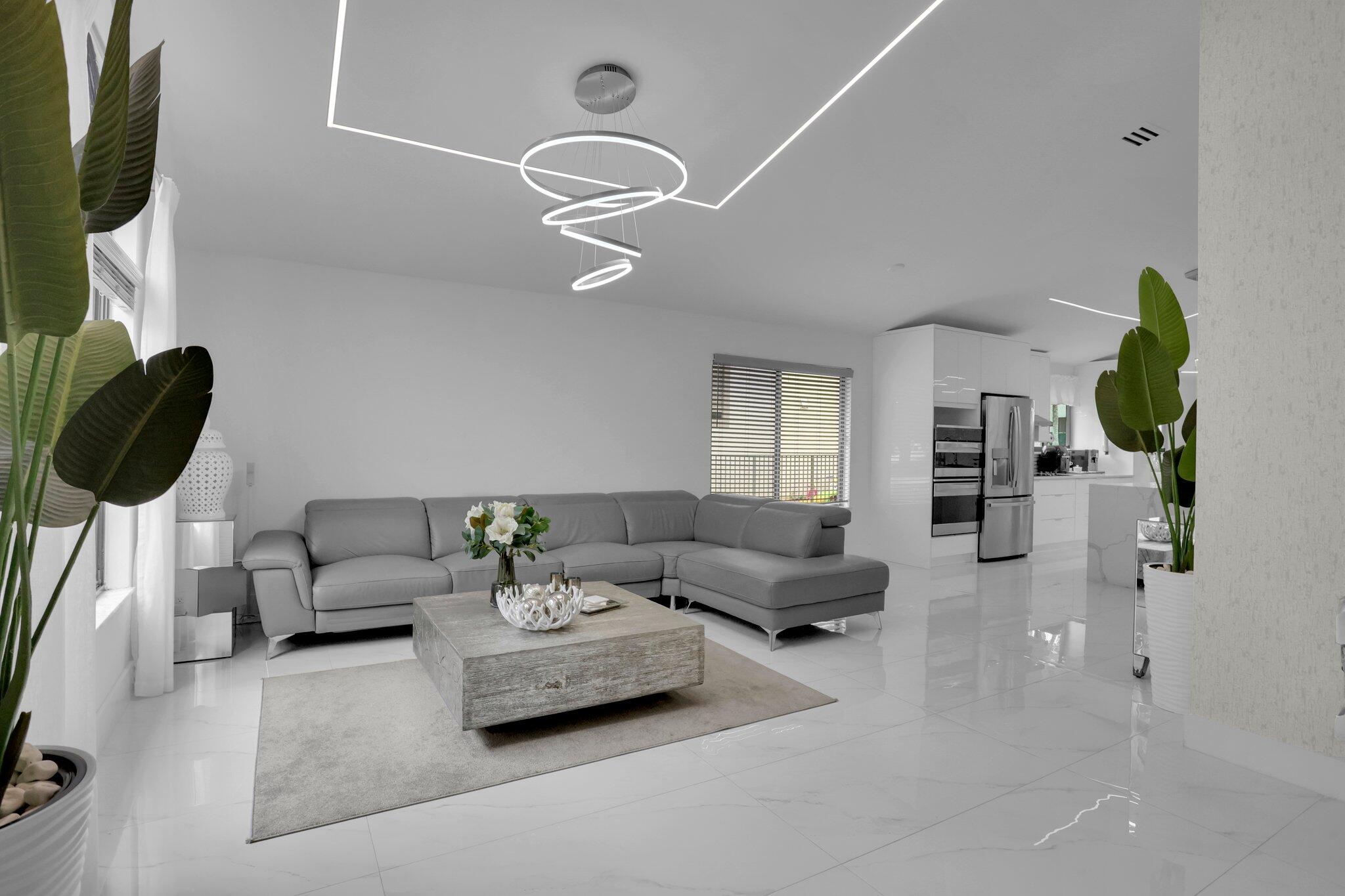 469 NW 38th Avenue