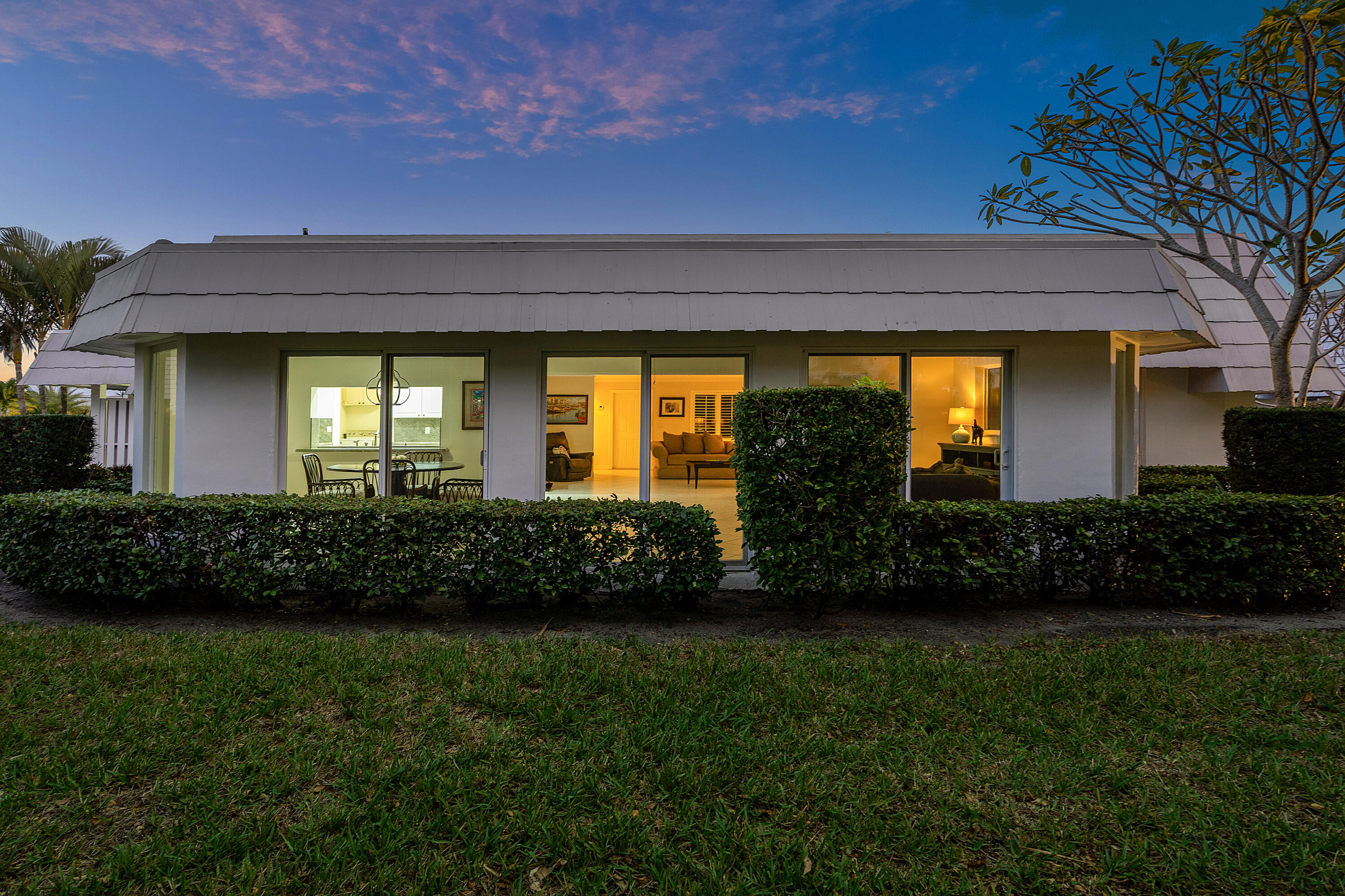 383 Villa Drive S
