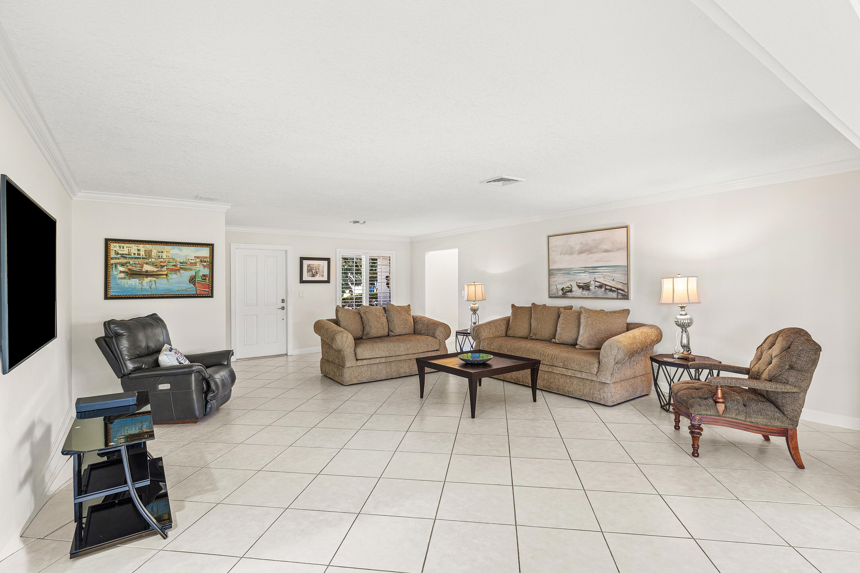 383 Villa Drive S