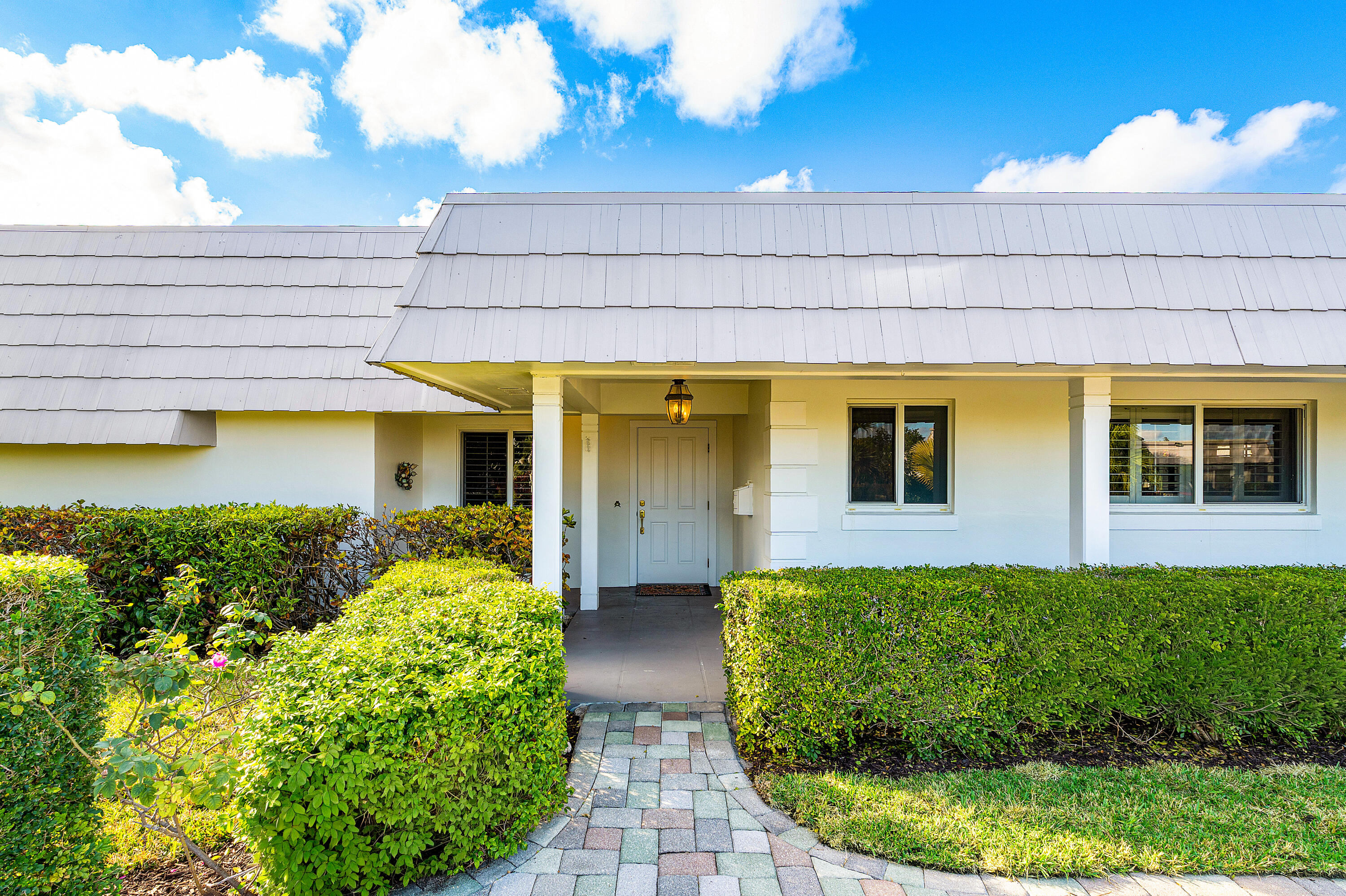 383 Villa Drive S